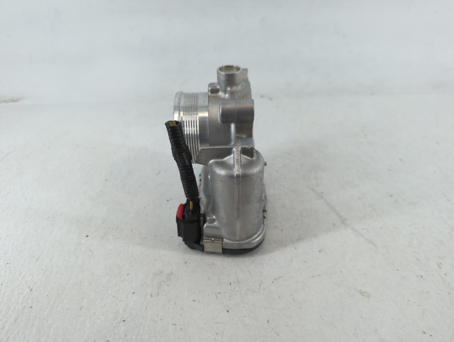 2014-2018 Ford Focus Throttle Body P/N:DS7E-9F991-BB Fits Fits 2014 2015 2016 2017 2018 2019 2020 2021 2022 OEM Used Auto Pa