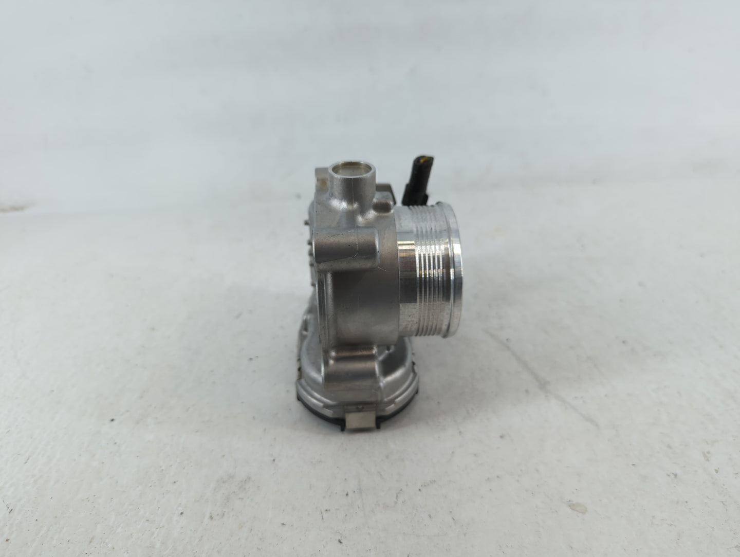 2014-2018 Ford Focus Throttle Body P/N:DS7E-9F991-BB Fits Fits 2014 2015 2016 2017 2018 2019 2020 2021 2022 OEM Used Auto Pa