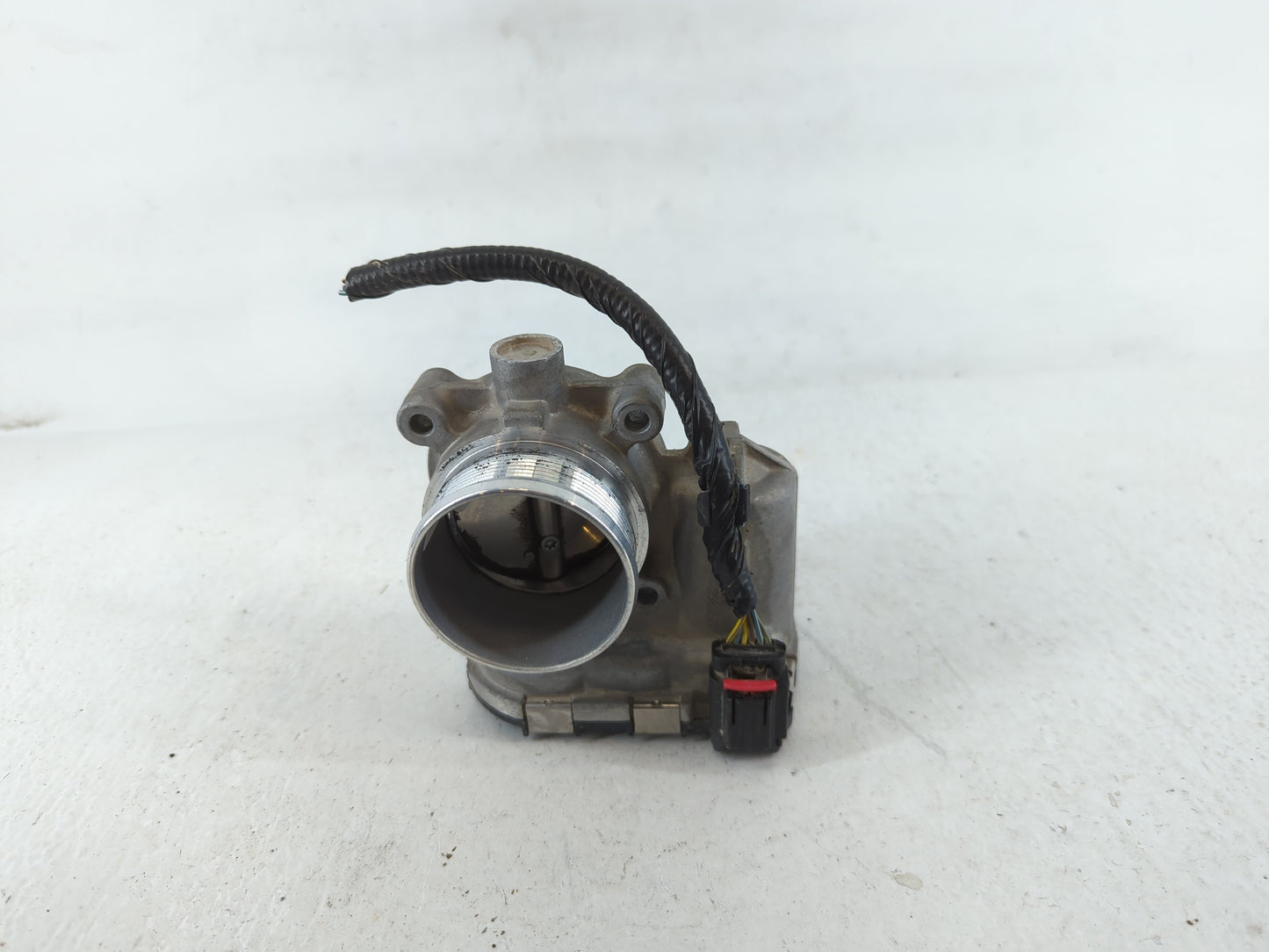 2014-2018 Ford Focus Throttle Body P/N:DS7E-9F991-BB Fits Fits 2014 2015 2016 2017 2018 2019 2020 2021 2022 OEM Used Auto Pa