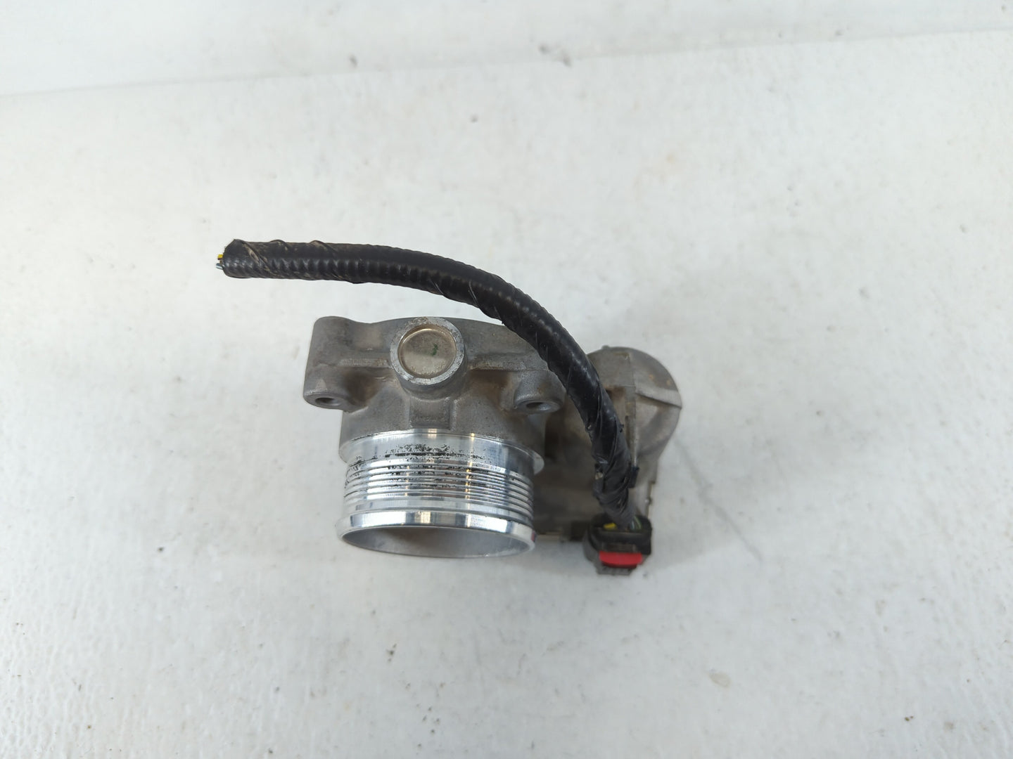 2014-2018 Ford Focus Throttle Body P/N:DS7E-9F991-BB Fits Fits 2014 2015 2016 2017 2018 2019 2020 2021 2022 OEM Used Auto Pa
