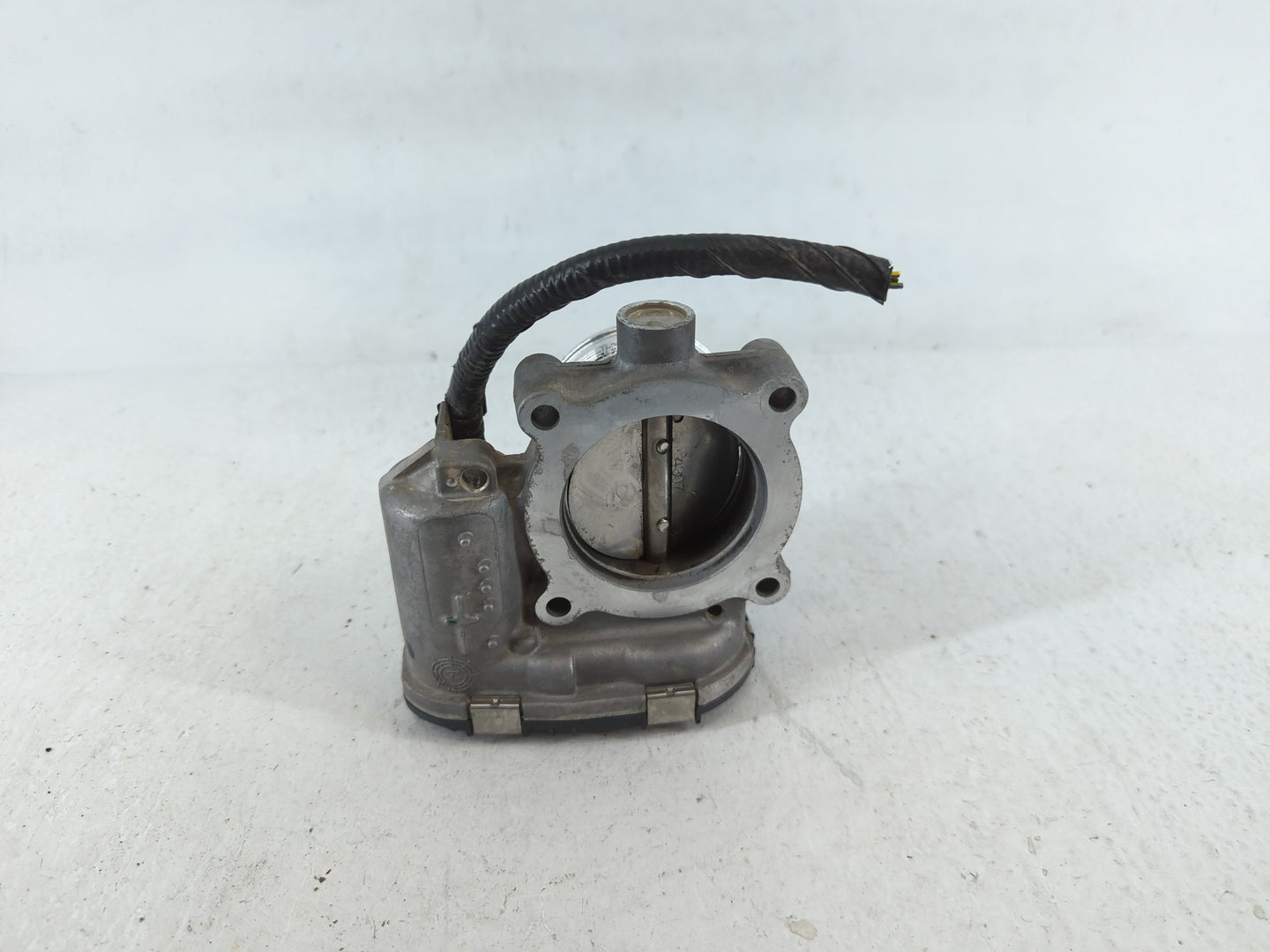 2014-2018 Ford Focus Throttle Body P/N:DS7E-9F991-BB Fits Fits 2014 2015 2016 2017 2018 2019 2020 2021 2022 OEM Used Auto Pa