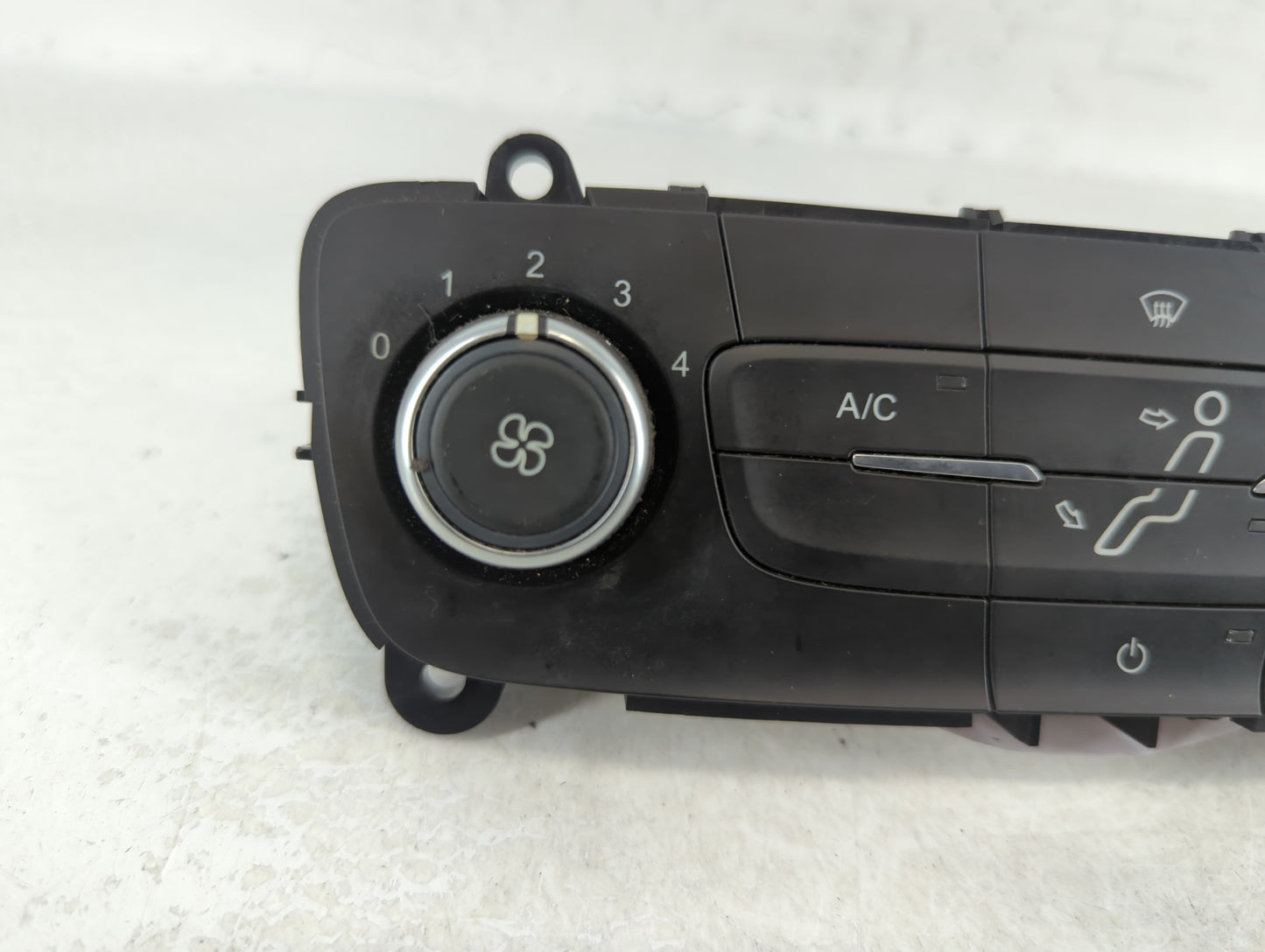 2015-2018 Ford Focus Climate Control Module Temperature AC/Heater Replacement P/N:F1ET-19980-JG Fits Fits 2015 2016 2017 201