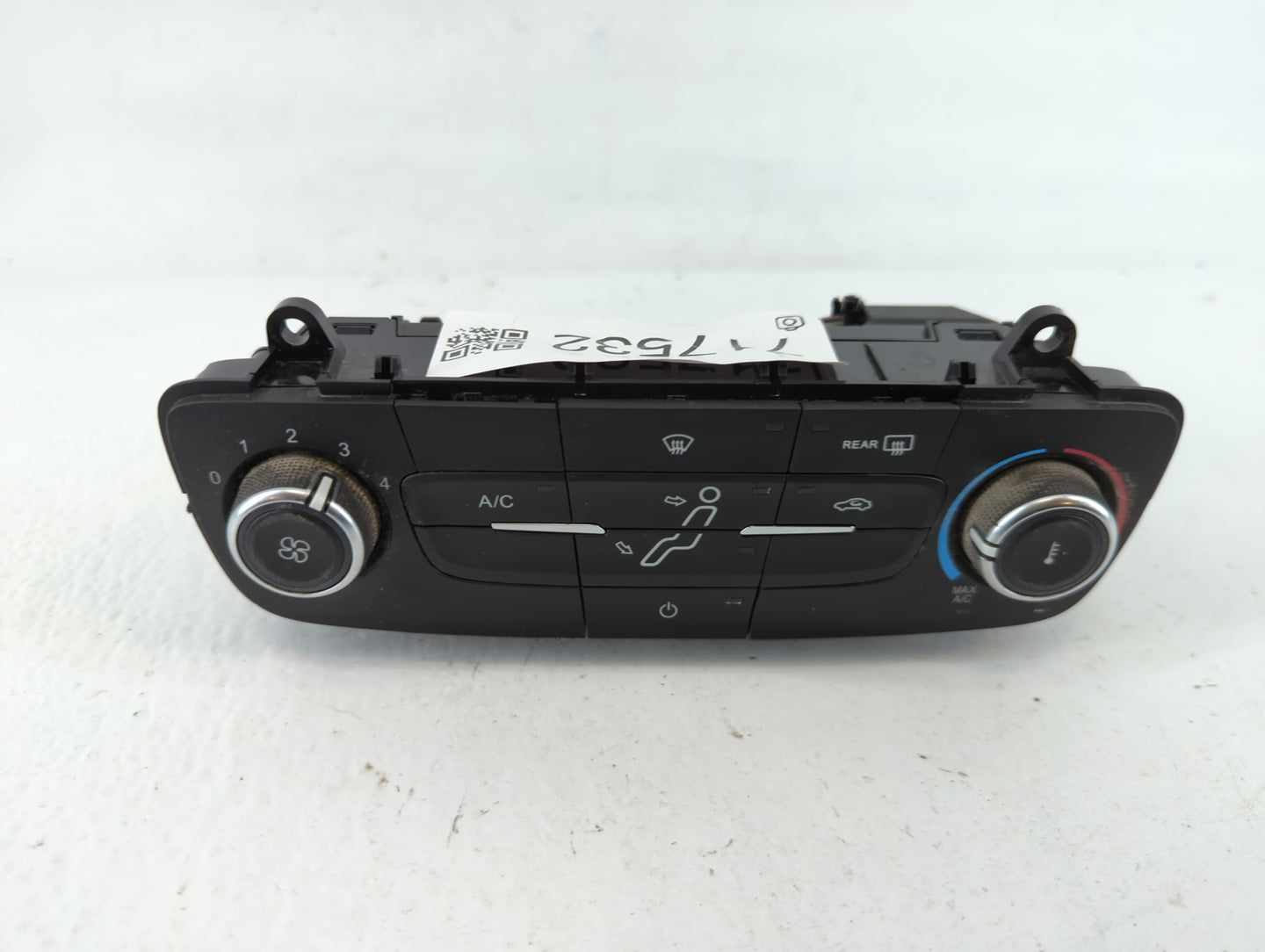 2015-2018 Ford Focus Climate Control Module Temperature AC/Heater Replacement P/N:F1ET-19980-JG Fits Fits 2015 2016 2017 201
