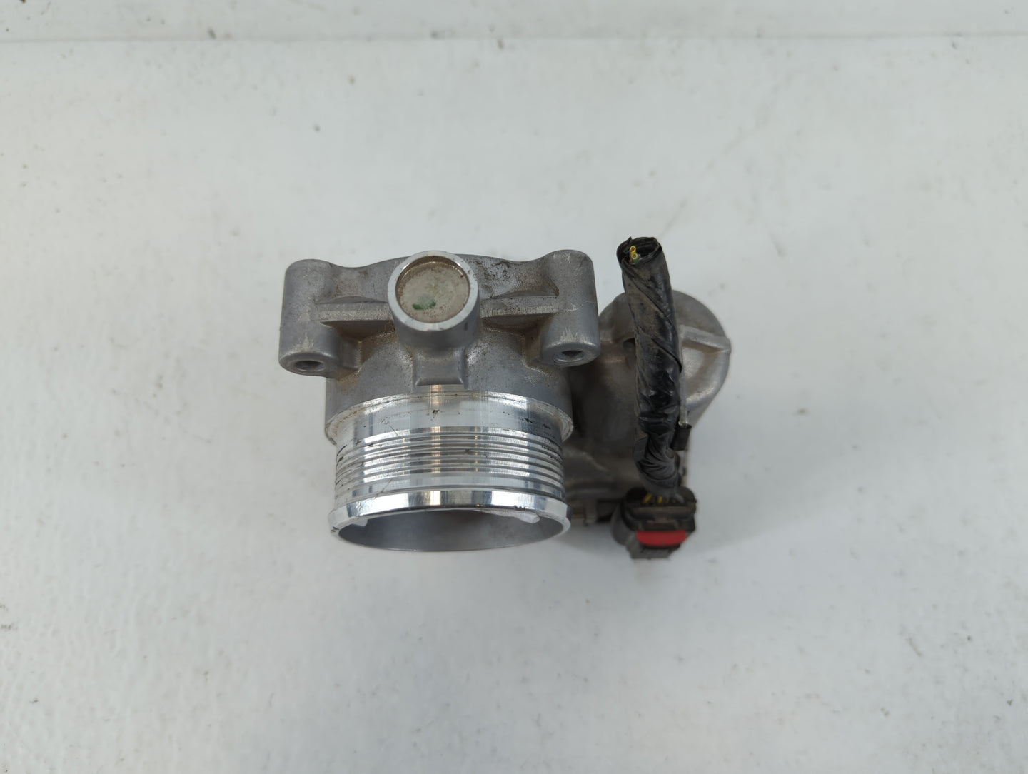 2014-2018 Ford Focus Throttle Body P/N:DS7E-9F991-BB Fits Fits 2014 2015 2016 2017 2018 2019 2020 2021 2022 OEM Used Auto Pa