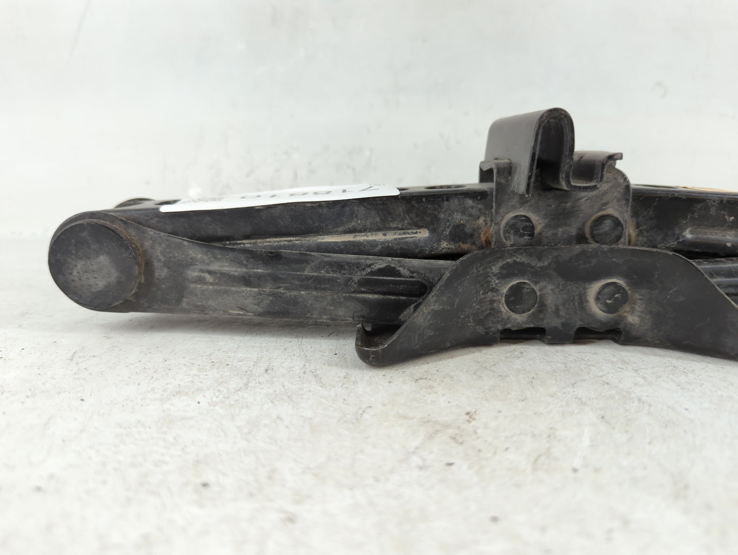 2016 Ford Focus Spare Scissor Car Jack - Oemusedautoparts1.com