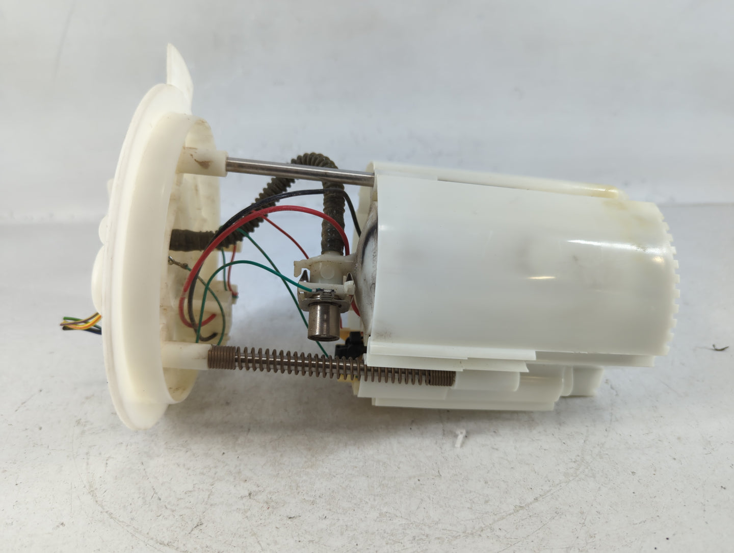 2013-2018 Ford Focus Electrical Gas Fuel Pump Assembly - Oemusedautoparts1.com