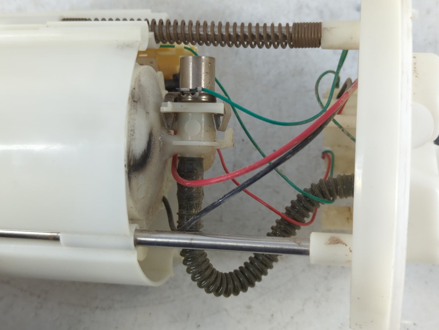 2013-2018 Ford Focus Electrical Gas Fuel Pump Assembly - Oemusedautoparts1.com