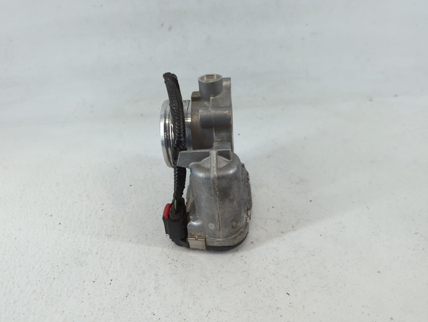 2014-2018 Ford Focus Throttle Body P/N:DS7E-9F991-BB Fits Fits 2014 2015 2016 2017 2018 2019 2020 2021 2022 OEM Used Auto Pa