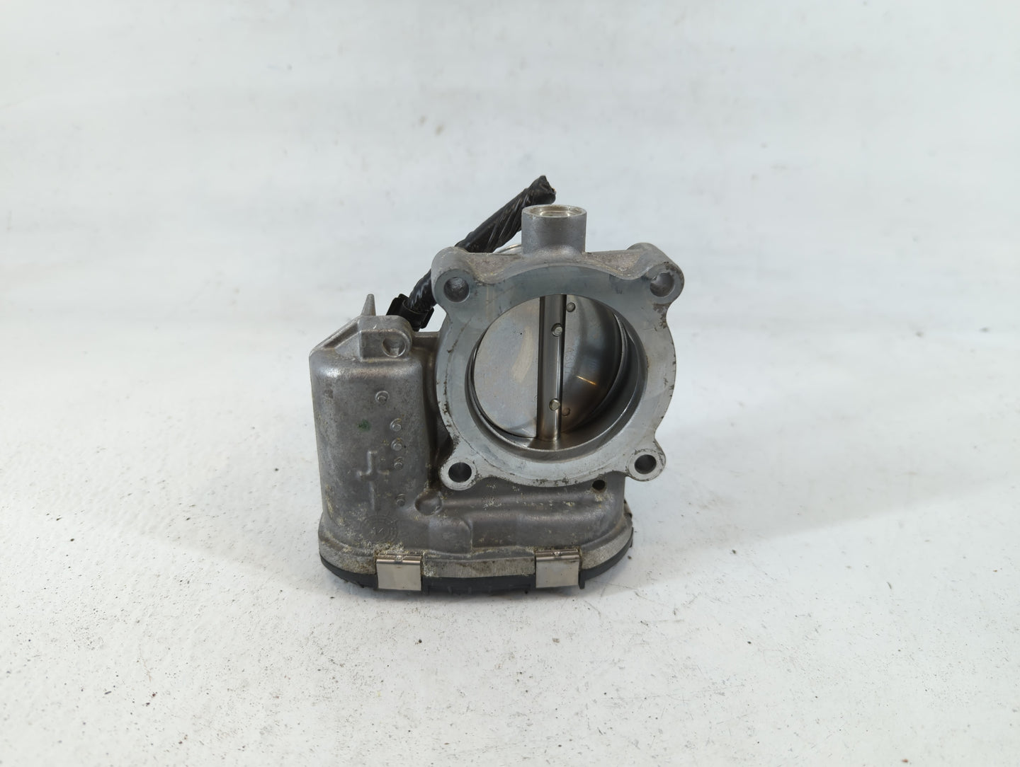 2014-2018 Ford Focus Throttle Body P/N:DS7E-9F991-BB Fits Fits 2014 2015 2016 2017 2018 2019 2020 2021 2022 OEM Used Auto Pa
