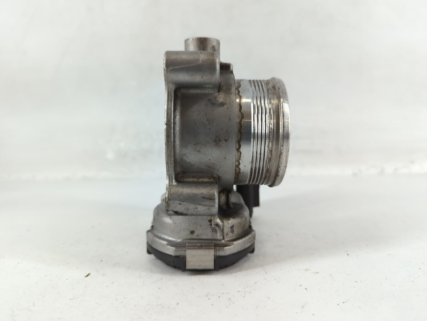 2014-2018 Ford Focus Throttle Body P/N:DS7E-9F991-BB Fits Fits 2014 2015 2016 2017 2018 2019 2020 2021 2022 OEM Used Auto Pa