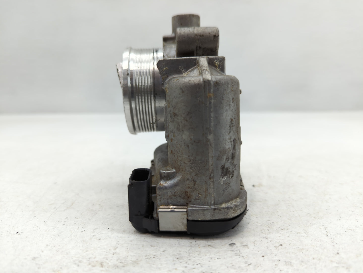 2014-2018 Ford Focus Throttle Body P/N:DS7E-9F991-BB Fits Fits 2014 2015 2016 2017 2018 2019 2020 2021 2022 OEM Used Auto Pa