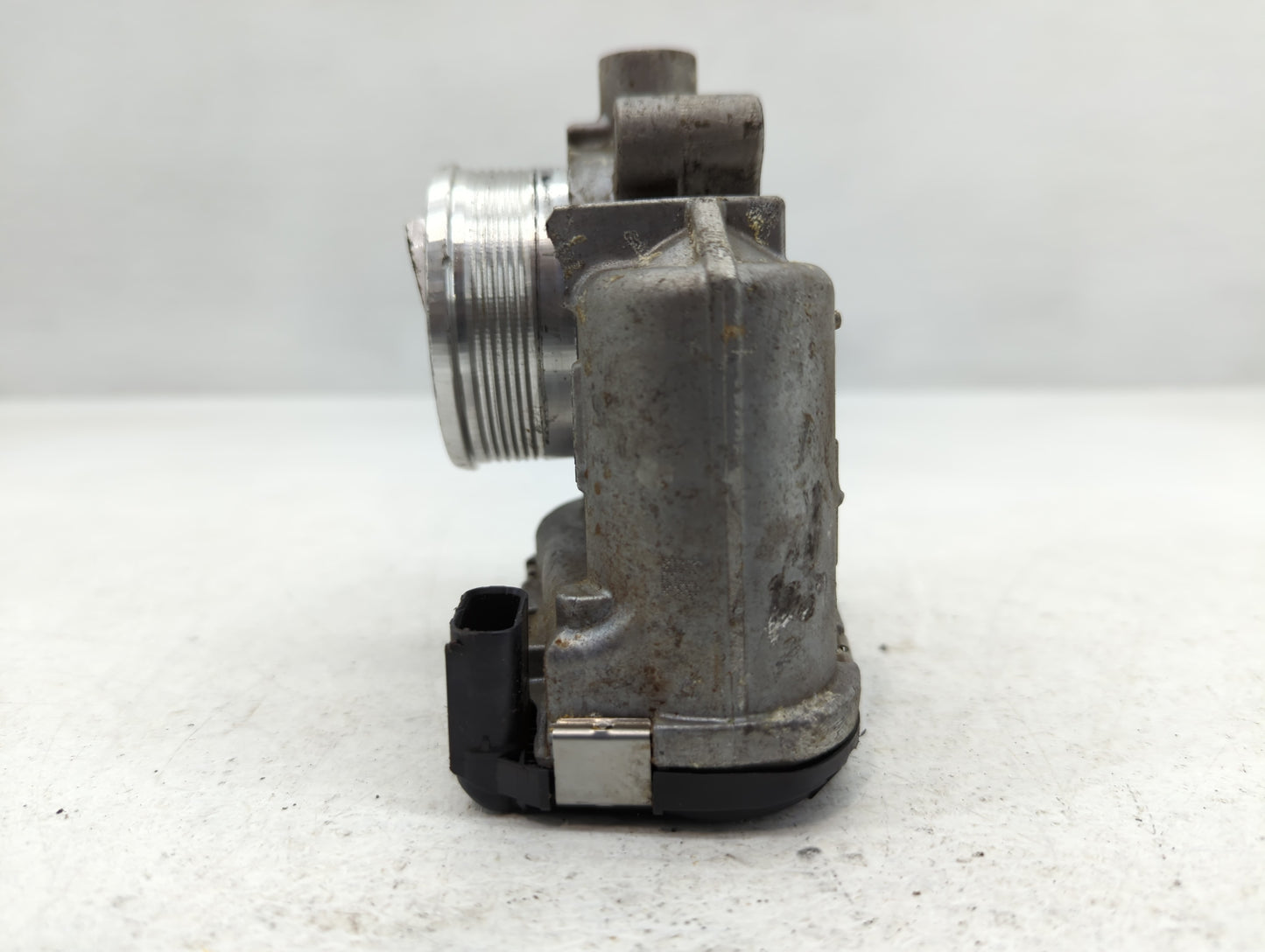 2014-2018 Ford Focus Throttle Body P/N:DS7E-9F991-BB Fits Fits 2014 2015 2016 2017 2018 2019 2020 2021 2022 OEM Used Auto Pa