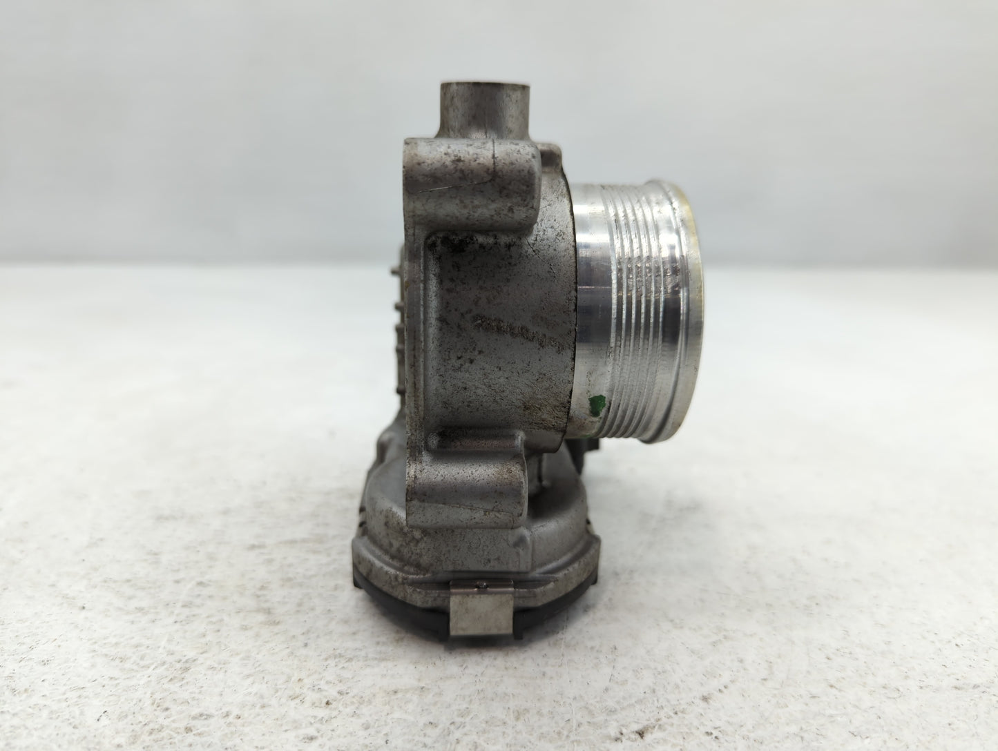 2014-2018 Ford Focus Throttle Body P/N:DS7E-9F991-BB Fits Fits 2014 2015 2016 2017 2018 2019 2020 2021 2022 OEM Used Auto Pa