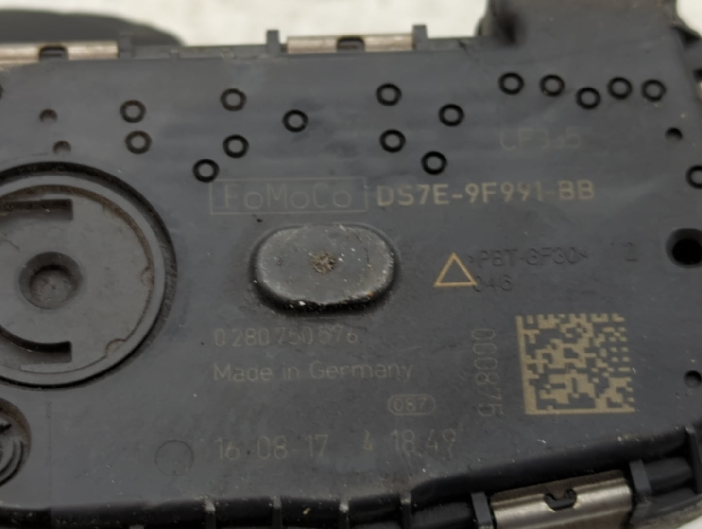 2014-2018 Ford Focus Throttle Body P/N:DS7E-9F991-BB Fits Fits 2014 2015 2016 2017 2018 2019 2020 2021 2022 OEM Used Auto Pa