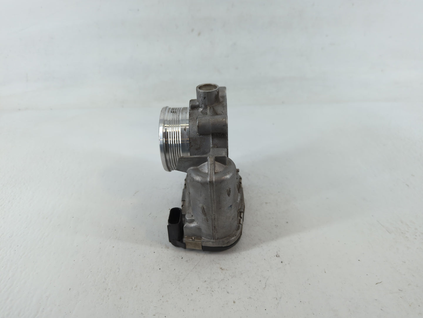 2014-2018 Ford Focus Throttle Body P/N:DS7E-9F991-BB Fits Fits 2014 2015 2016 2017 2018 2019 2020 2021 2022 OEM Used Auto Pa