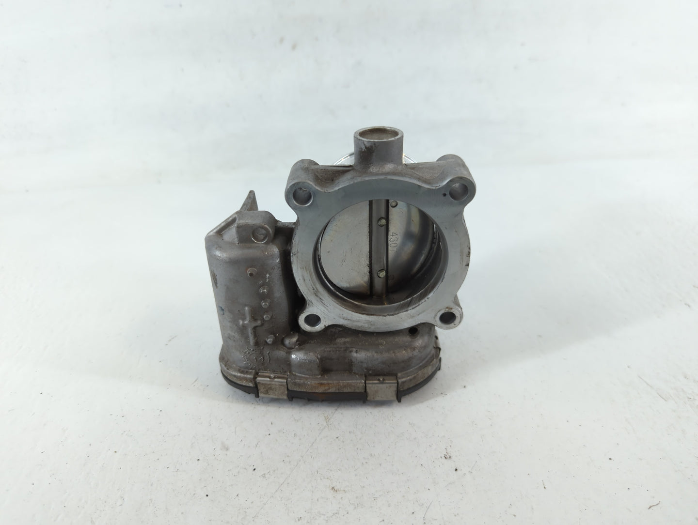 2014-2018 Ford Focus Throttle Body P/N:DS7E-9F991-BB Fits Fits 2014 2015 2016 2017 2018 2019 2020 2021 2022 OEM Used Auto Pa