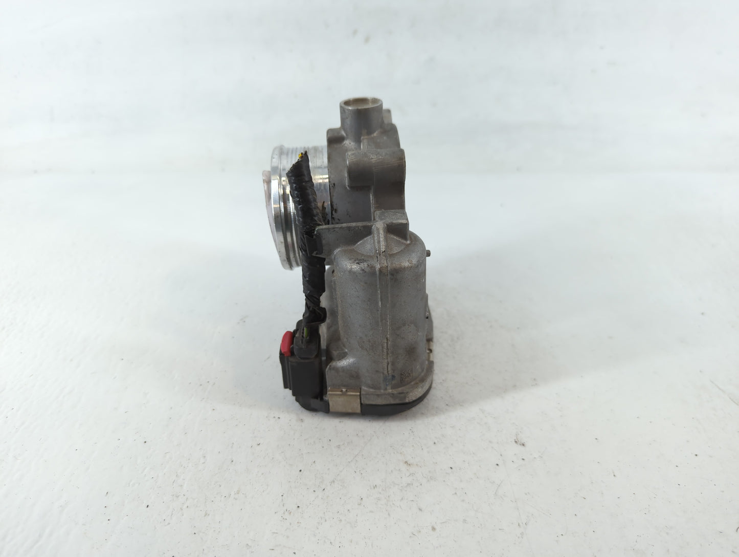 2014-2018 Ford Focus Throttle Body P/N:DS7E-9F991-BB Fits Fits 2014 2015 2016 2017 2018 2019 2020 2021 2022 OEM Used Auto Pa