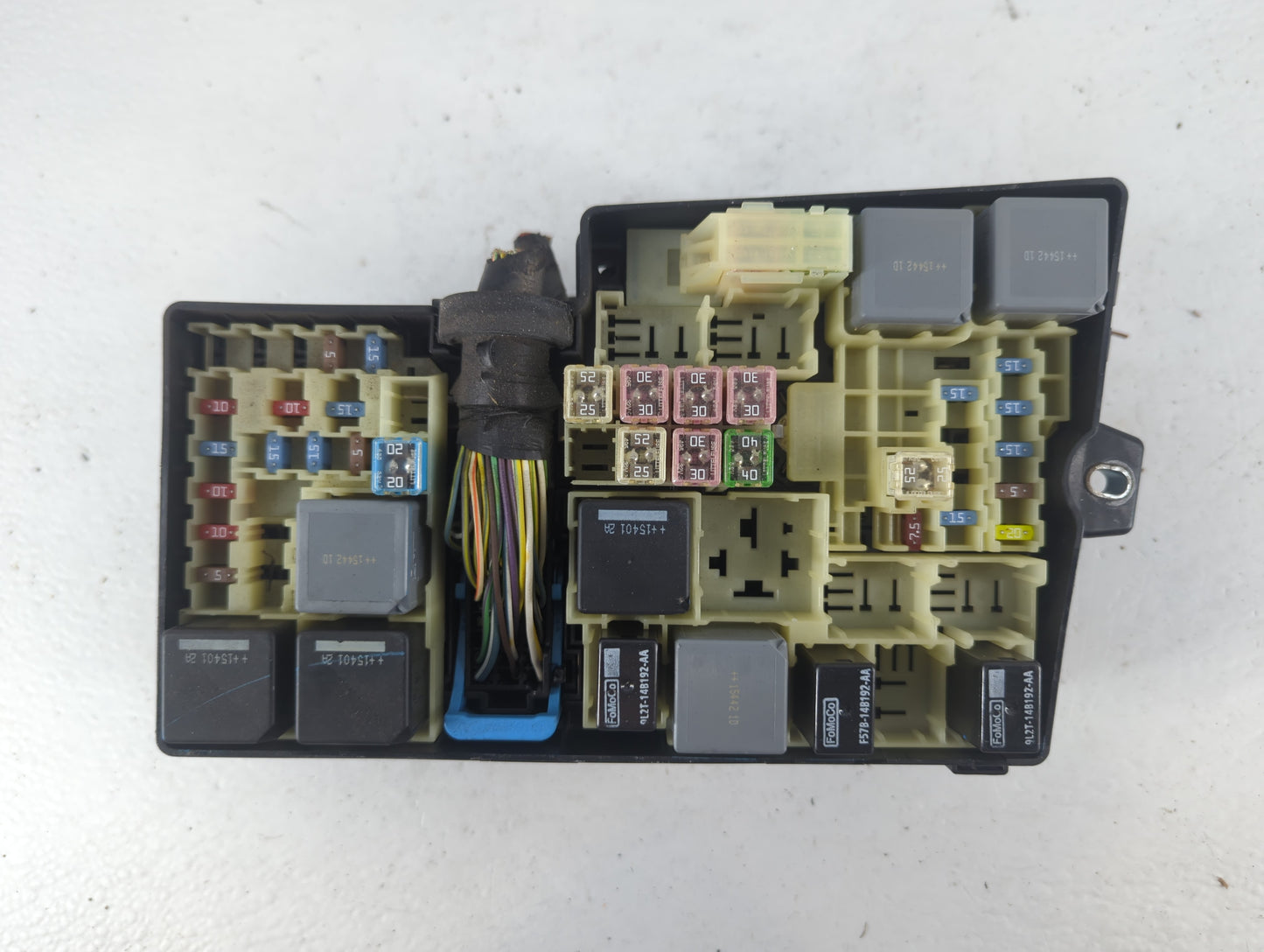 2016 Ford Focus Fusebox Fuse Box Panel Relay Module P/N:AV6T-14A076-AD 21090 000 001 Fits OEM Used Auto Parts - Oemusedautop