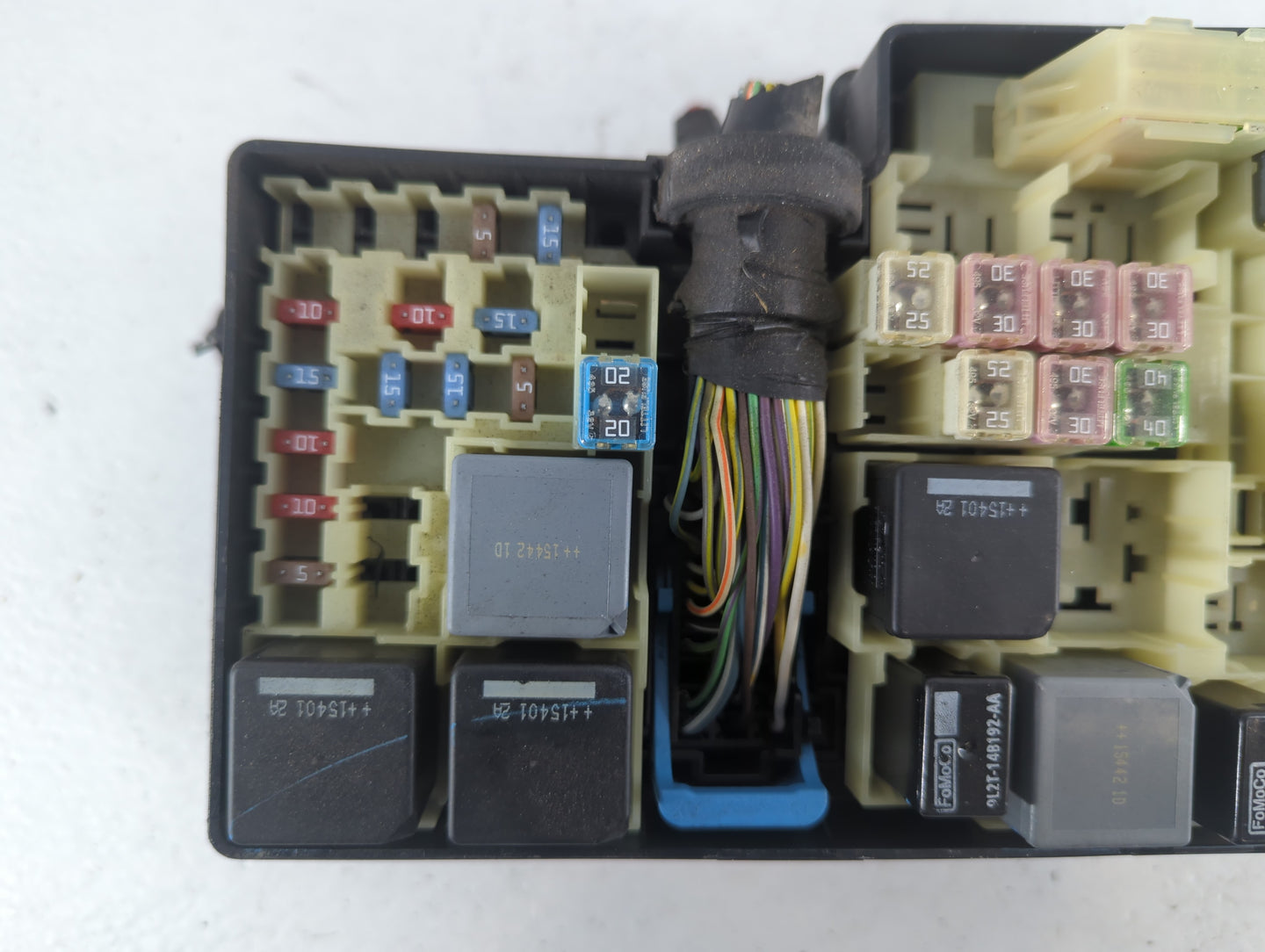 2016 Ford Focus Fusebox Fuse Box Panel Relay Module P/N:AV6T-14A076-AD 21090 000 001 Fits OEM Used Auto Parts - Oemusedautop