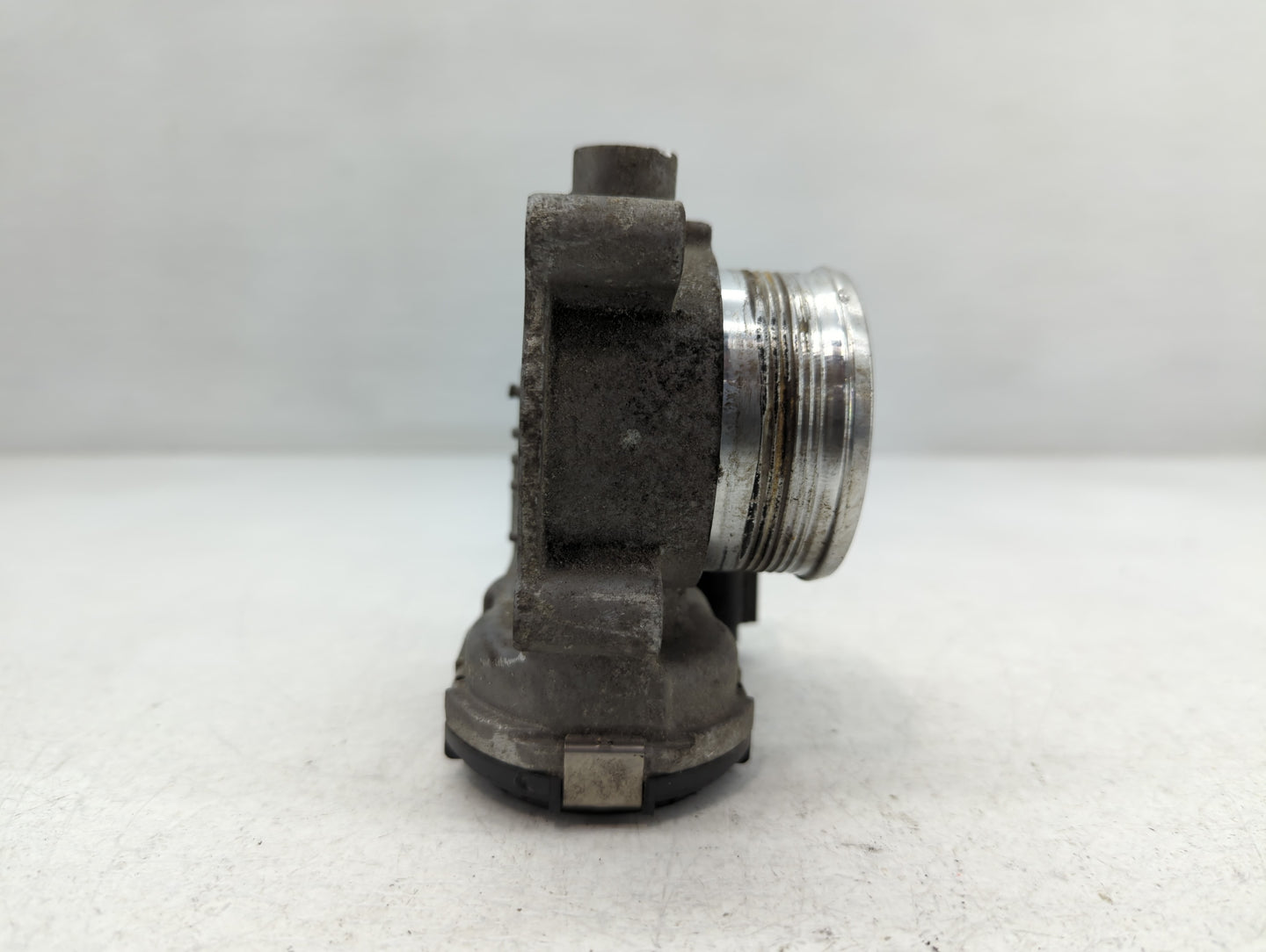 2014-2018 Ford Focus Throttle Body P/N:DS7E-9F991-BB Fits Fits 2014 2015 2016 2017 2018 2019 2020 2021 2022 OEM Used Auto Pa