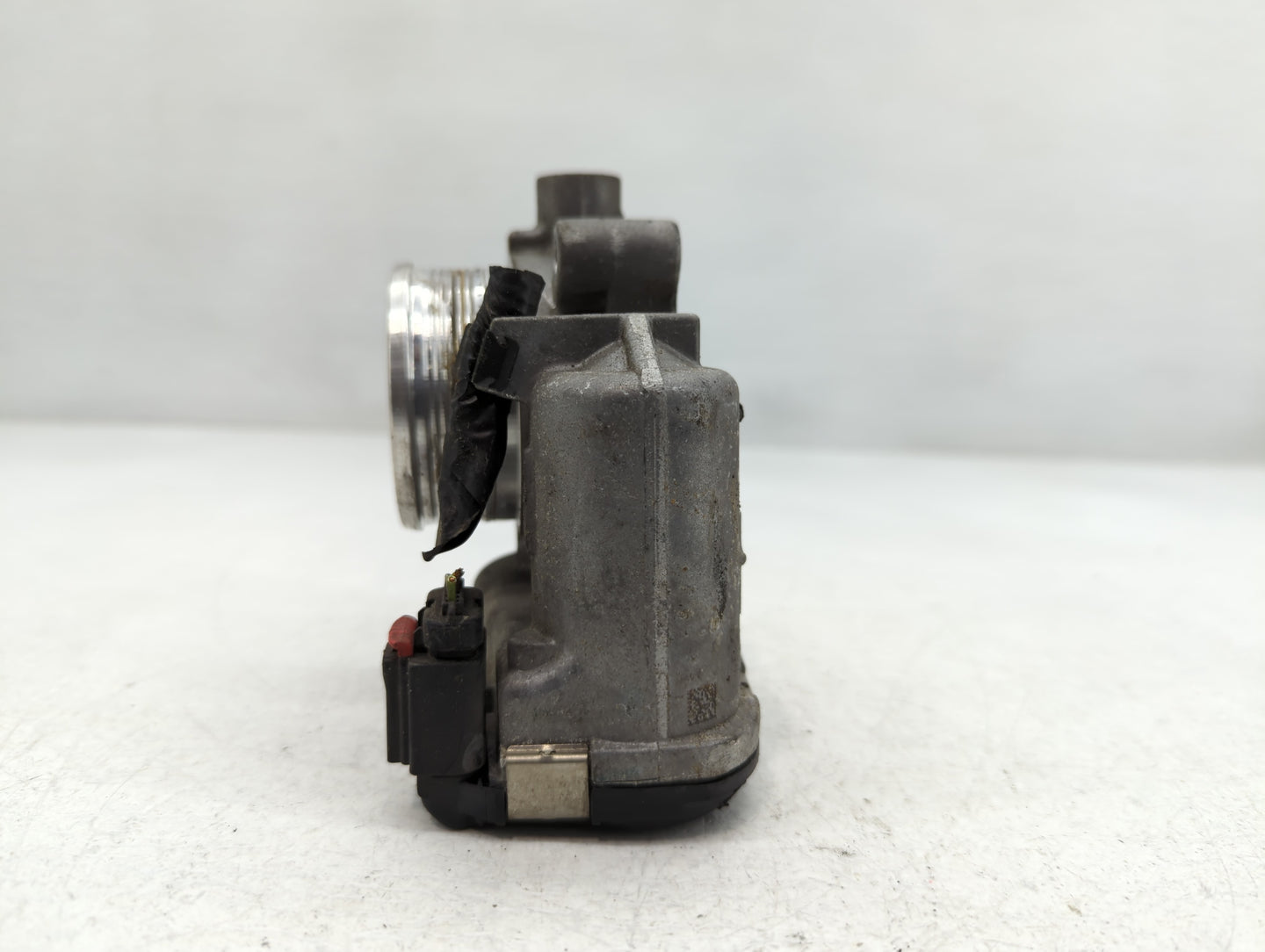 2014-2018 Ford Focus Throttle Body P/N:DS7E-9F991-BB Fits Fits 2014 2015 2016 2017 2018 2019 2020 2021 2022 OEM Used Auto Pa