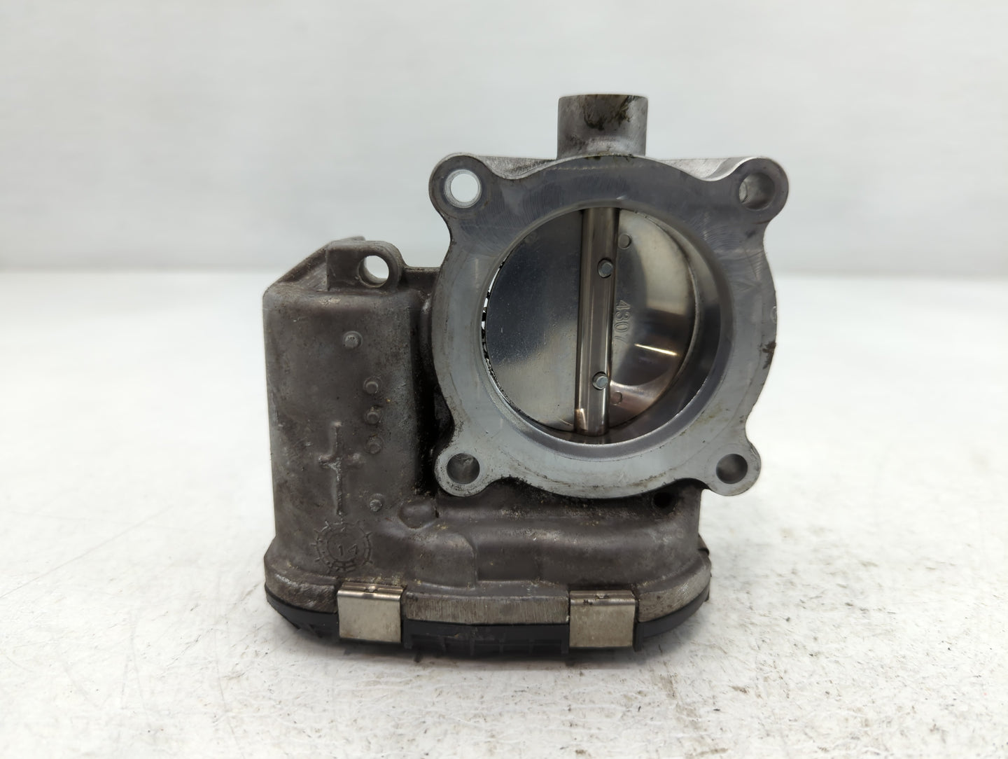 2014-2018 Ford Focus Throttle Body P/N:DS7E-9F991-BB Fits Fits 2014 2015 2016 2017 2018 2019 2020 2021 2022 OEM Used Auto Pa