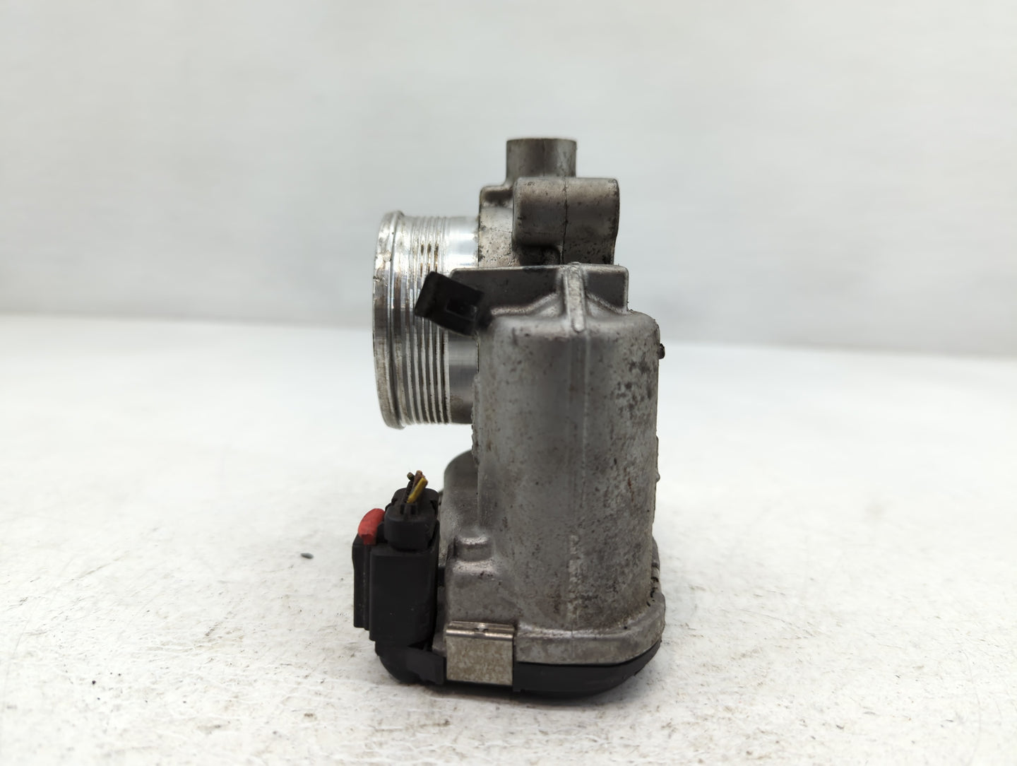 2014-2018 Ford Focus Throttle Body P/N:DS7E-9F991-BB Fits Fits 2014 2015 2016 2017 2018 2019 2020 2021 2022 OEM Used Auto Pa