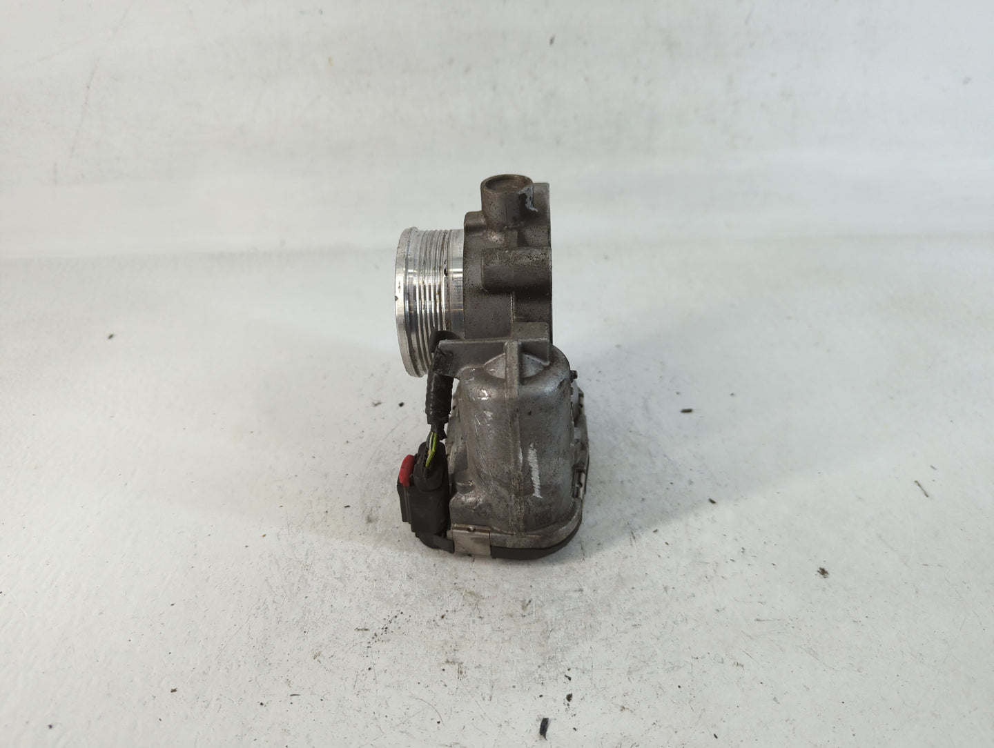 2014-2018 Ford Focus Throttle Body P/N:DS7E-9F991-BB Fits Fits 2014 2015 2016 2017 2018 2019 2020 2021 2022 OEM Used Auto Pa