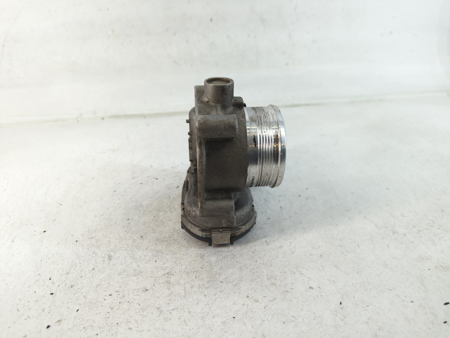 2014-2018 Ford Focus Throttle Body P/N:DS7E-9F991-BB Fits Fits 2014 2015 2016 2017 2018 2019 2020 2021 2022 OEM Used Auto Pa