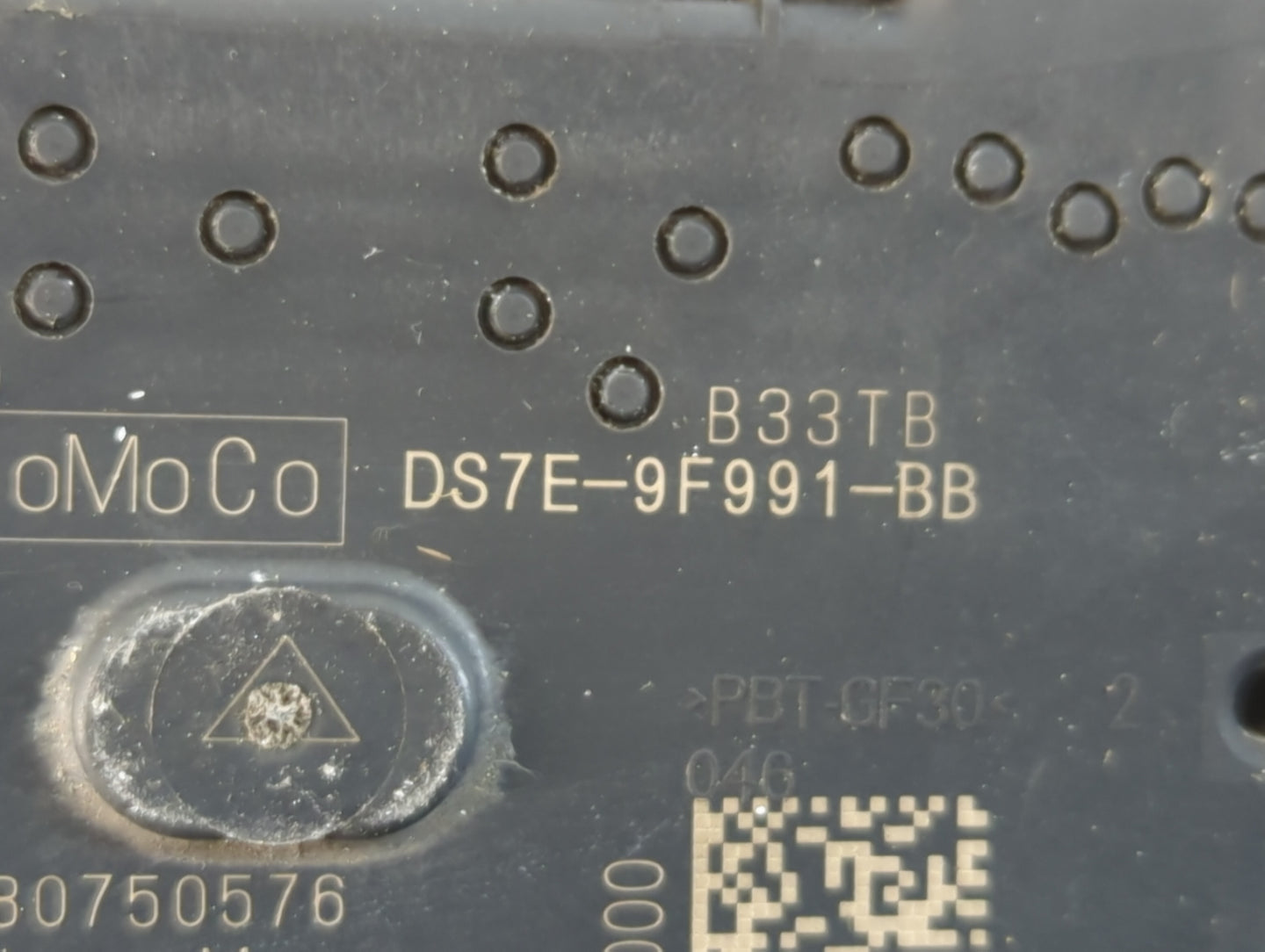 2014-2018 Ford Focus Throttle Body P/N:DS7E-9F991-BB Fits Fits 2014 2015 2016 2017 2018 2019 2020 2021 2022 OEM Used Auto Pa