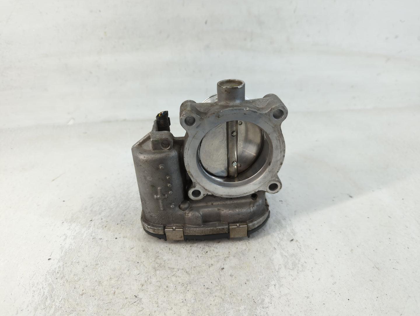 2014-2018 Ford Focus Throttle Body P/N:DS7E-9F991-BB Fits Fits 2014 2015 2016 2017 2018 2019 2020 2021 2022 OEM Used Auto Pa
