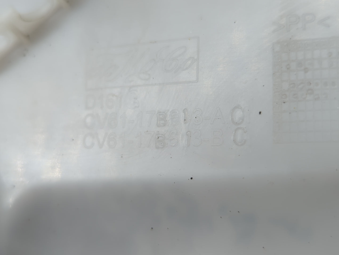 2012-2018 Ford Focus Windshield Washer Fluid Reservoir Bottle Oem - Oemusedautoparts1.com