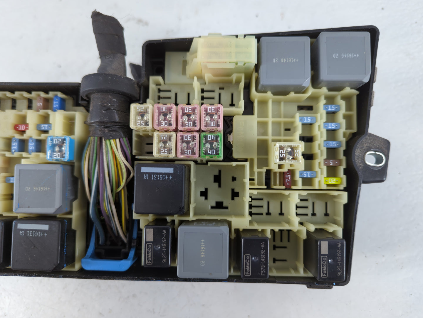 2016 Ford Focus Fusebox Fuse Box Panel Relay Module P/N:E02345500 AV6T-14A067-AD Fits OEM Used Auto Parts - Oemusedautoparts