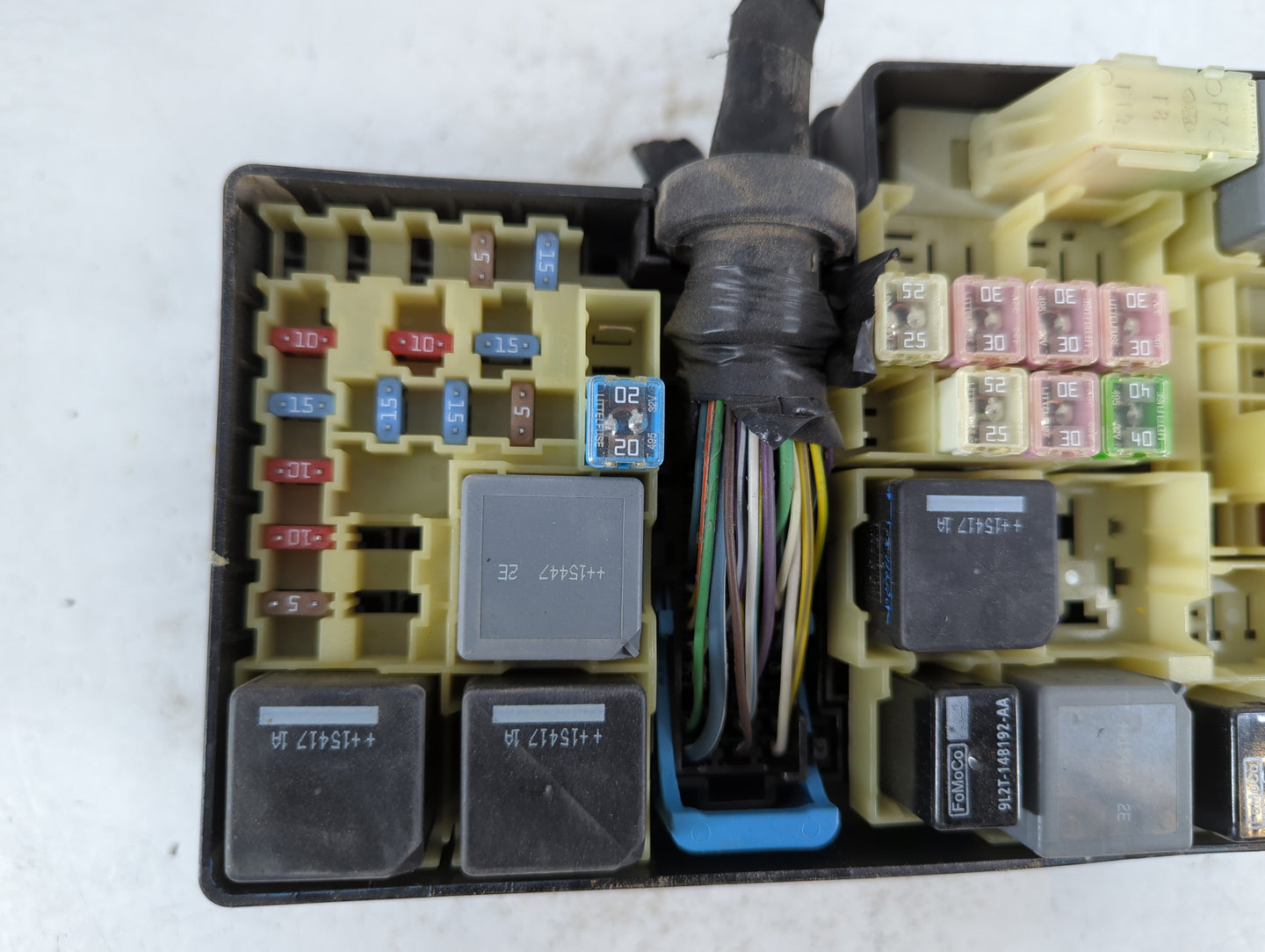 2016 Ford Focus Fusebox Fuse Box Panel Relay Module P/N:AV6T-14A067-AD Fits Fits 2014 2015 OEM Used Auto Parts - Oemusedauto