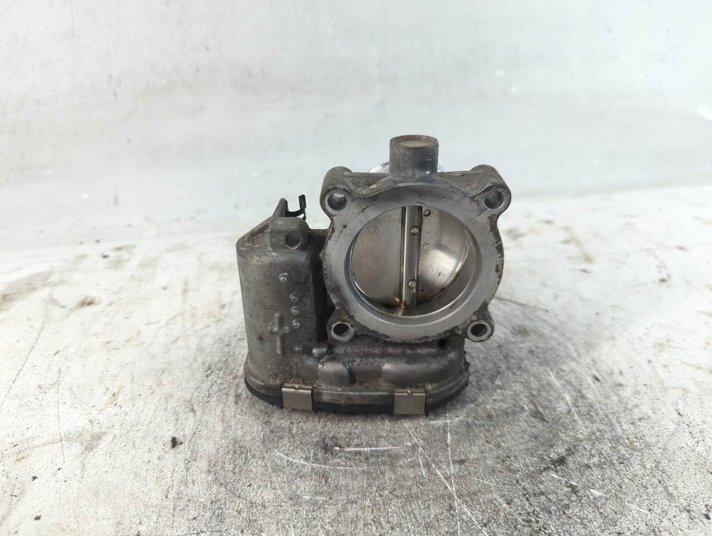 2014-2018 Ford Focus Throttle Body P/N:DS7E-9F991-BB Fits Fits 2014 2015 2016 2017 2018 2019 2020 2021 2022 OEM Used Auto Pa