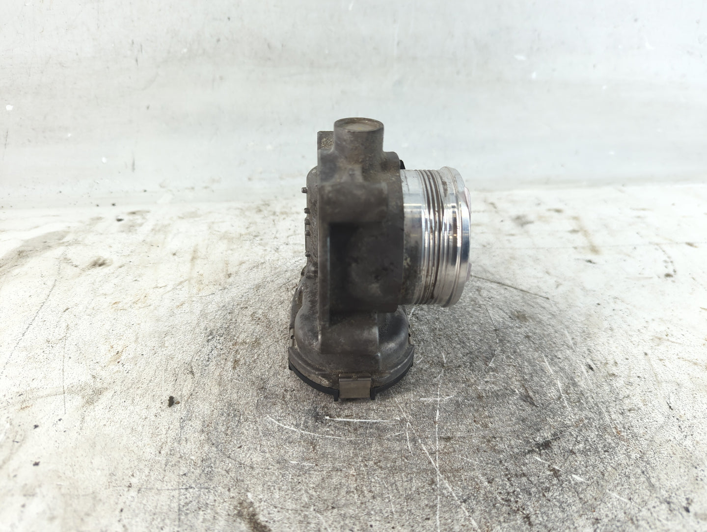 2014-2018 Ford Focus Throttle Body P/N:DS7E-9F991-BB Fits Fits 2014 2015 2016 2017 2018 2019 2020 2021 2022 OEM Used Auto Pa