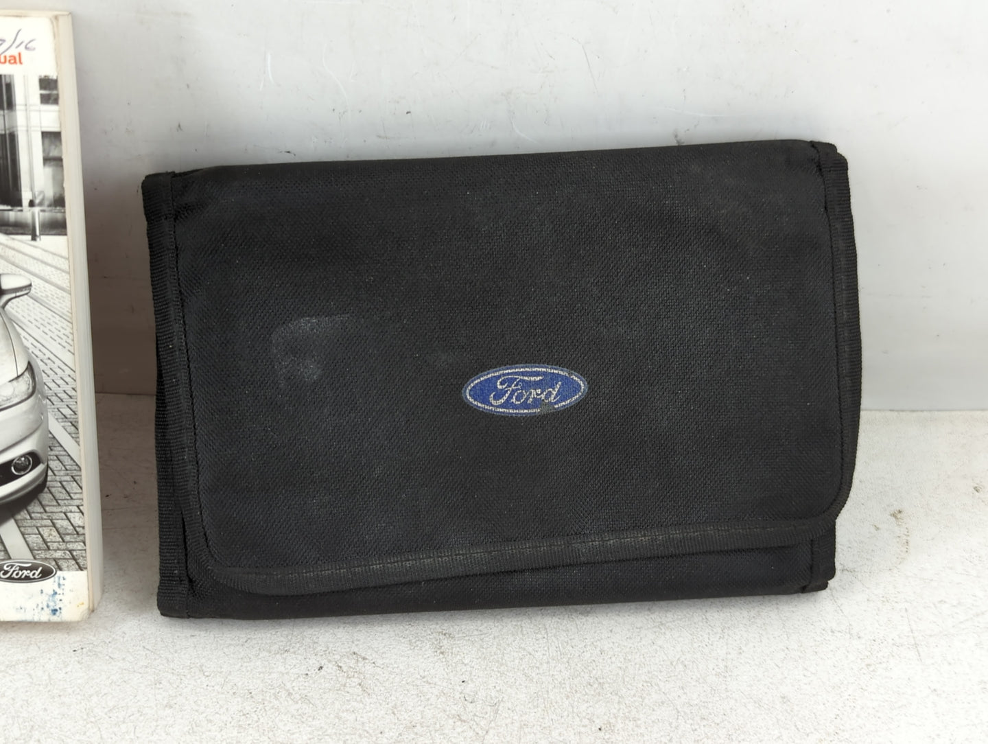 2016 Ford Fusion Owners Manual Book Guide P/N:GE5J 19A321 AA OEM Used Auto Parts - Oemusedautoparts1.com
