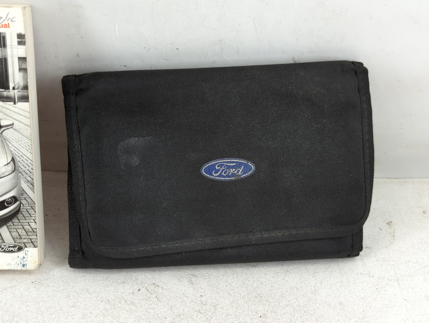 2016 Ford Fusion Owners Manual Book Guide P/N:GE5J 19A321 AA OEM Used Auto Parts - Oemusedautoparts1.com