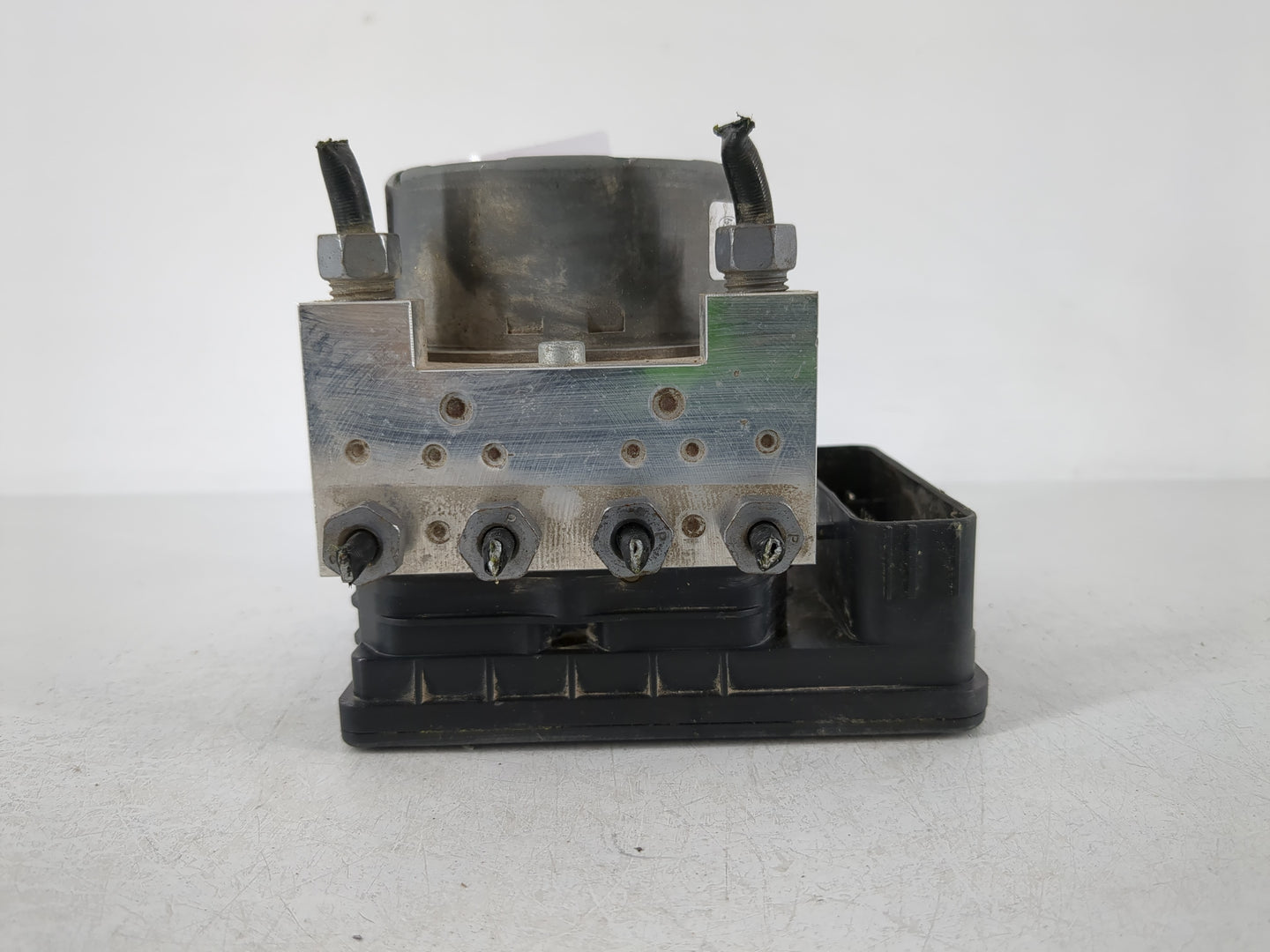2014-2016 Ford Fusion ABS Pump Control Module Replacement P/N:DG9C-2C405-AG Fits Fits 2014 2015 2016 OEM Used Auto Parts - O