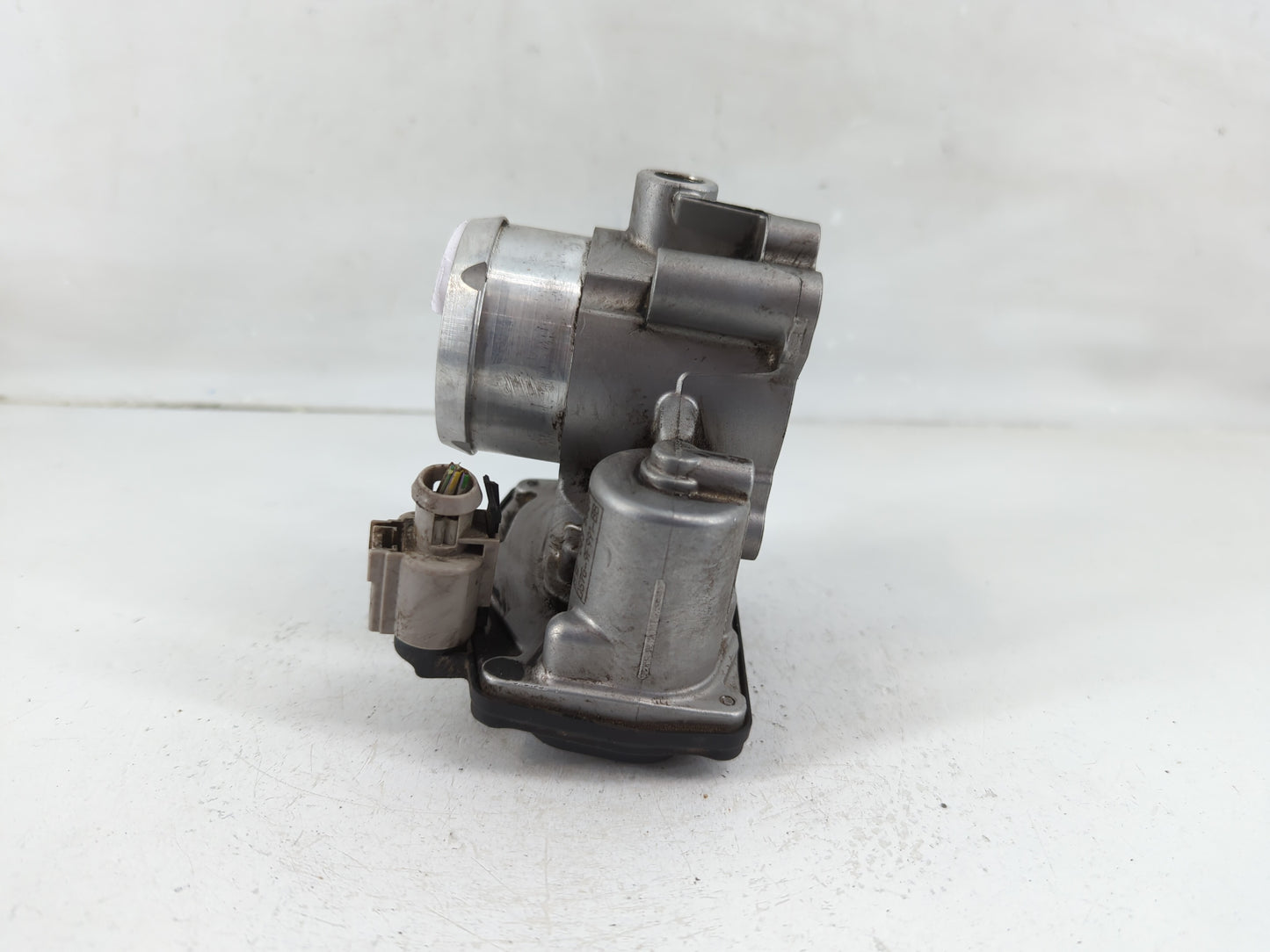 2014-2020 Ford Fusion Throttle Body P/N:DS7G-9F991-BB DS7G-9F991-CA Fits Fits 2014 2015 2016 2017 2018 2019 2020 OEM Used Au