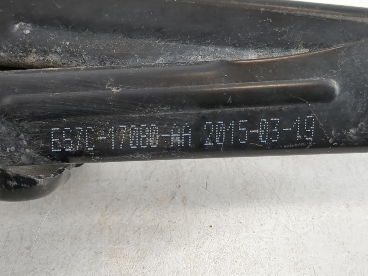 2016 Ford Fusion Spare Scissor Car Jack - Oemusedautoparts1.com