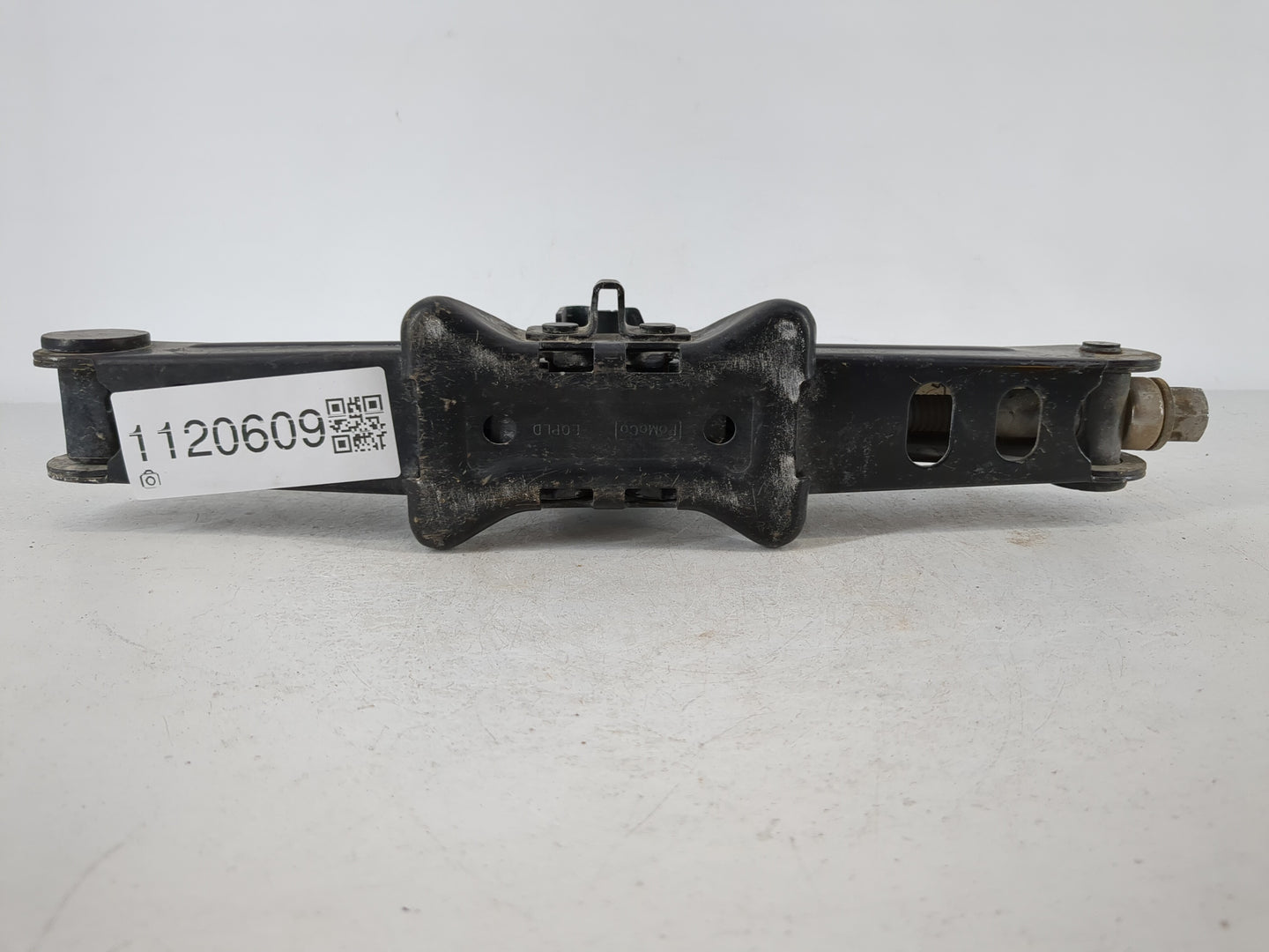 2016 Ford Fusion Spare Scissor Car Jack 1120609 - Oemusedautoparts1.com