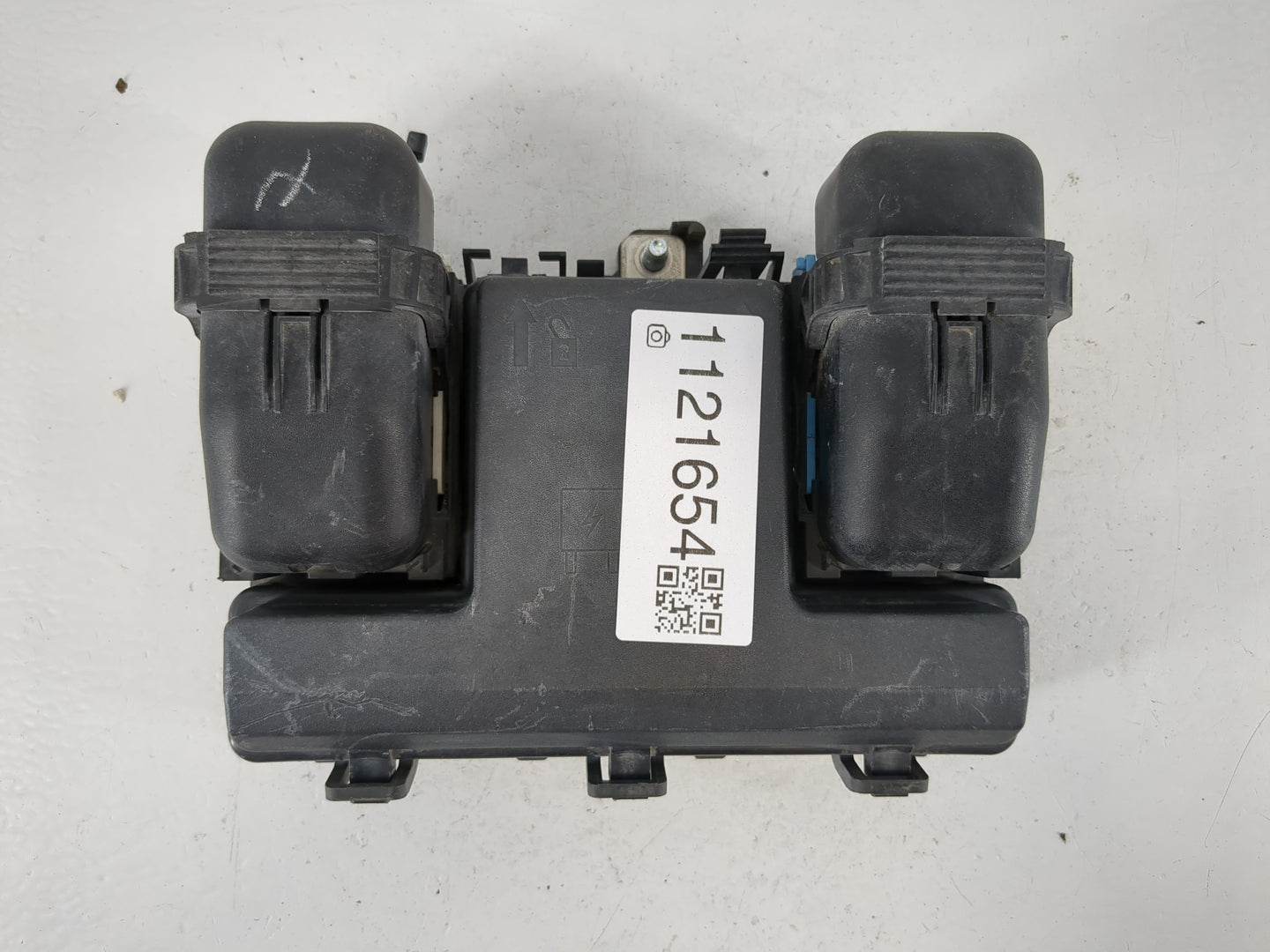 2015-2016 Ford Fusion Fusebox Fuse Box Panel Relay Module P/N:FQ9T14A067AC_01 Fits Fits 2015 2016 OEM Used Auto Parts - Oemu