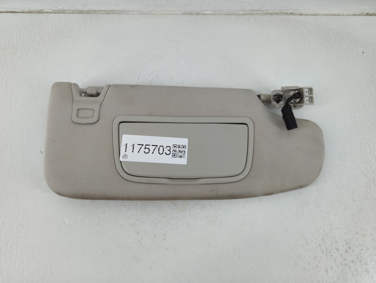 2015-2016 Ford Fusion Sun Visor Shade Replacement Passenger Right Mirror Fits Fits 2015 2016 OEM Used Auto Parts - Oemusedau