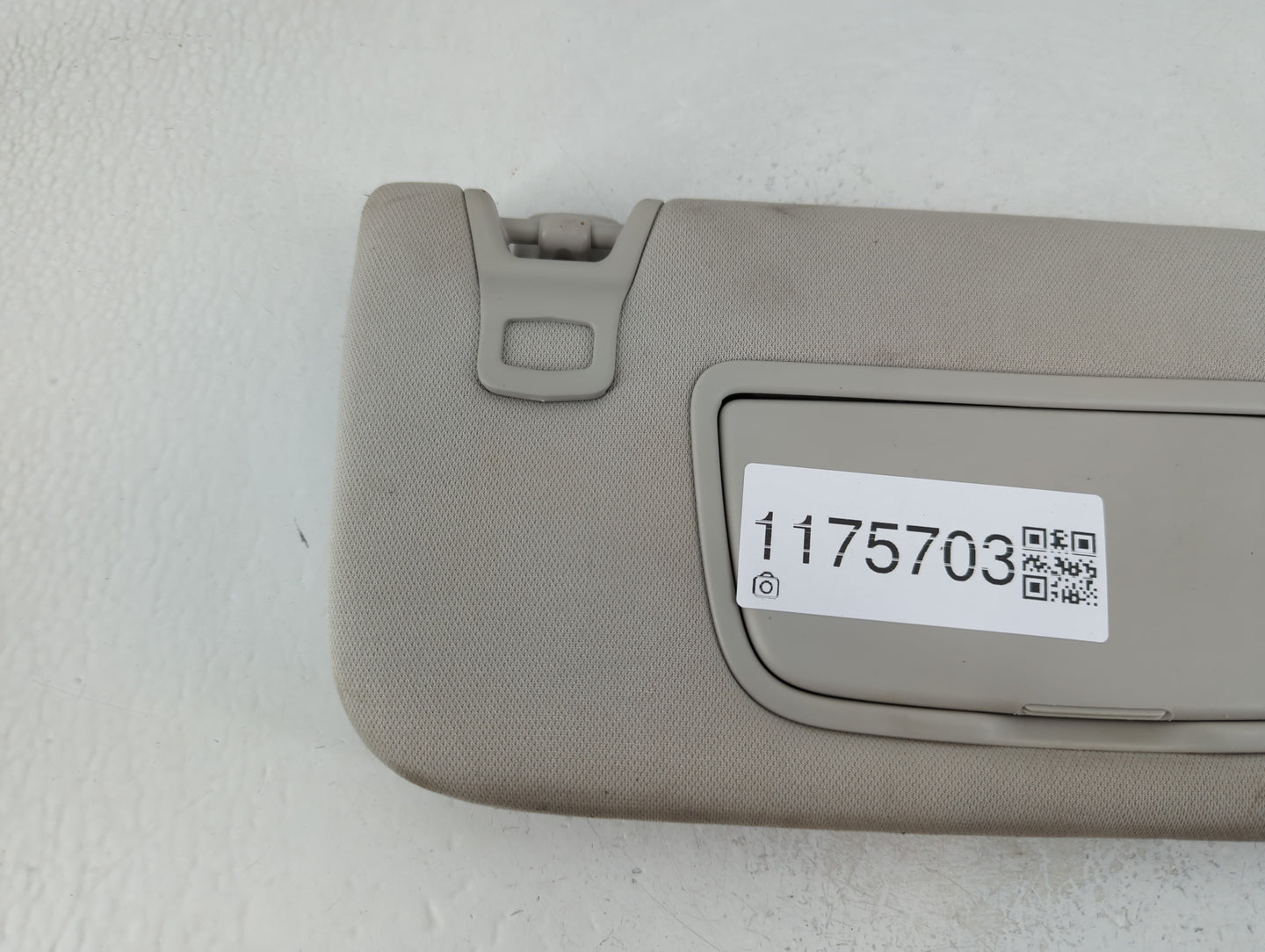 2015-2016 Ford Fusion Sun Visor Shade Replacement Passenger Right Mirror Fits Fits 2015 2016 OEM Used Auto Parts - Oemusedau