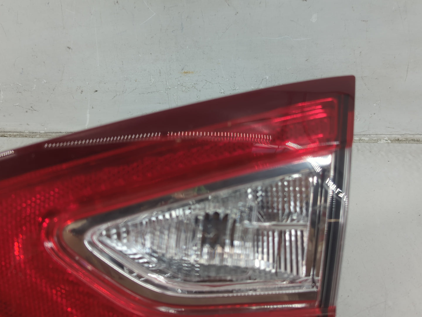 2013-2016 Ford Fusion Tail Light Assembly Passenger Right OEM P/N:DS73-13A602-AF DS73-13A602-AD Fits Fits 2013 2014 2015 201