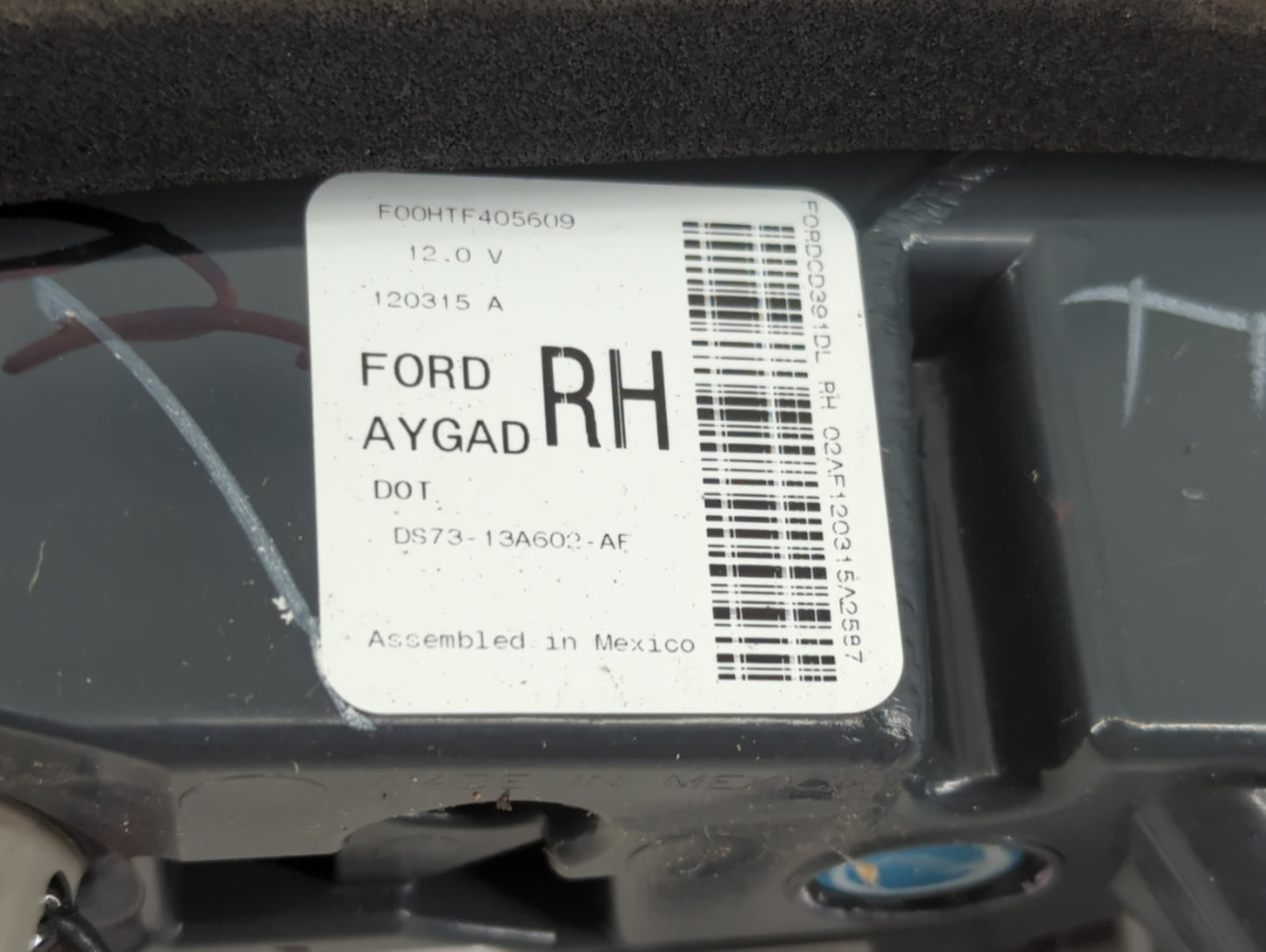 2013-2016 Ford Fusion Tail Light Assembly Passenger Right OEM P/N:DS73-13A602-AF DS73-13A602-AD Fits Fits 2013 2014 2015 201