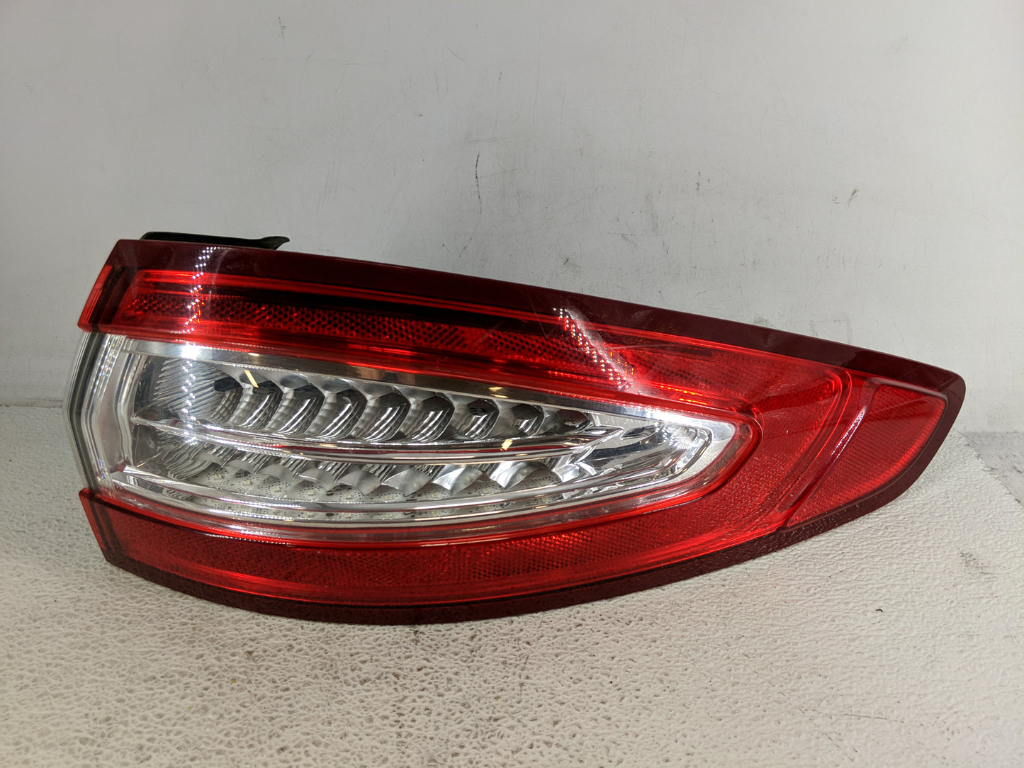 2013-2016 Ford Fusion Tail Light Assembly Passenger Right OEM P/N:DS73-13404-AH Fits Fits 2013 2014 2015 2016 OEM Used Auto 