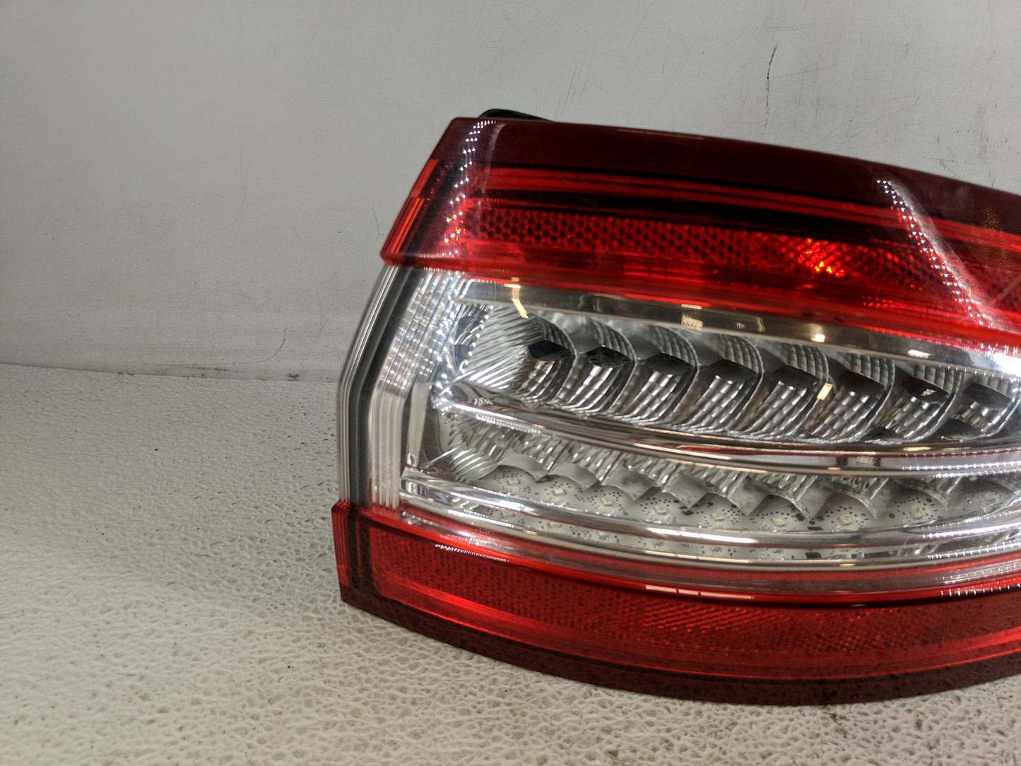 2013-2016 Ford Fusion Tail Light Assembly Passenger Right OEM P/N:DS73-13404-AH Fits Fits 2013 2014 2015 2016 OEM Used Auto 