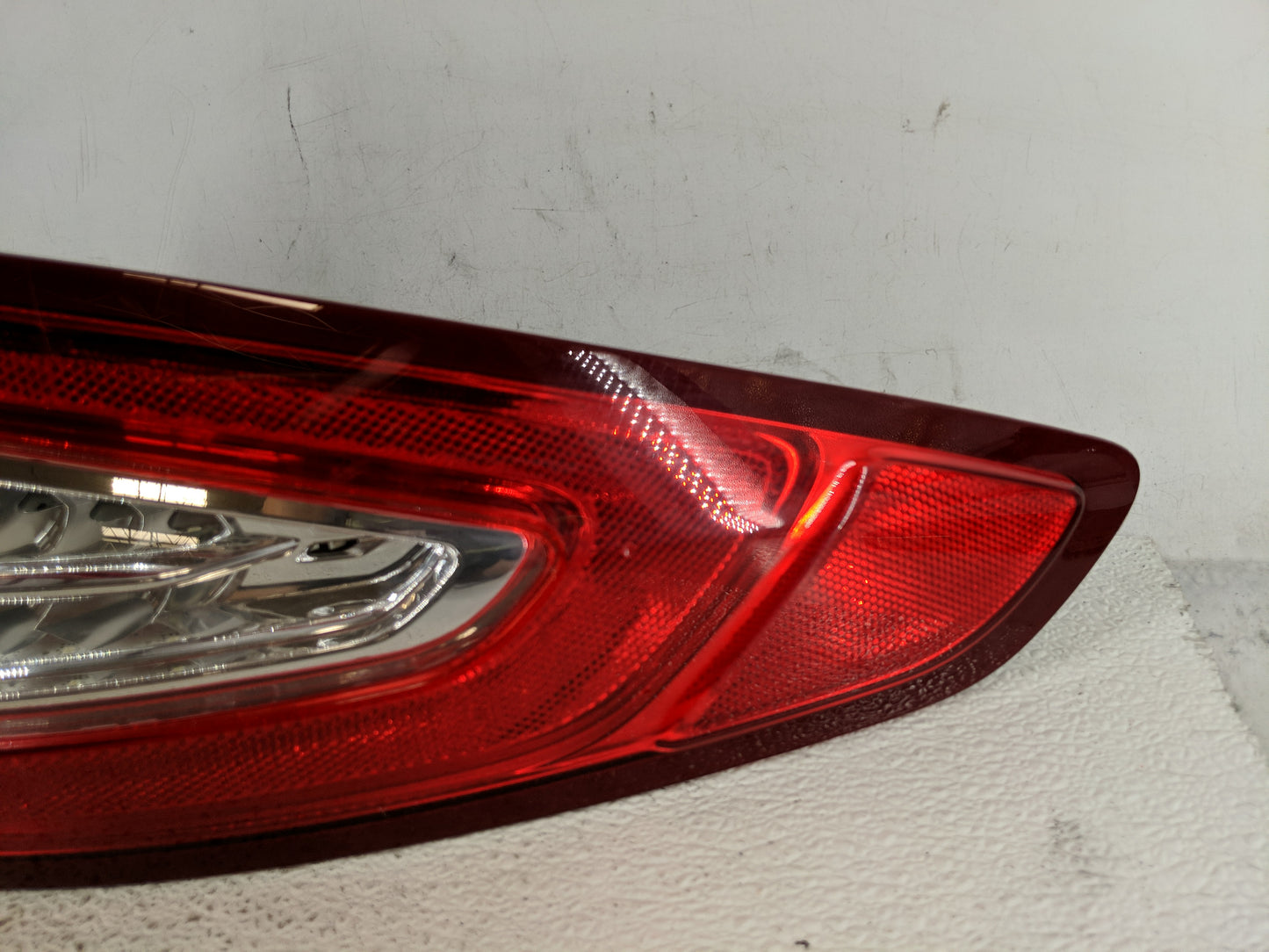 2013-2016 Ford Fusion Tail Light Assembly Passenger Right OEM P/N:DS73-13404-AH Fits Fits 2013 2014 2015 2016 OEM Used Auto 